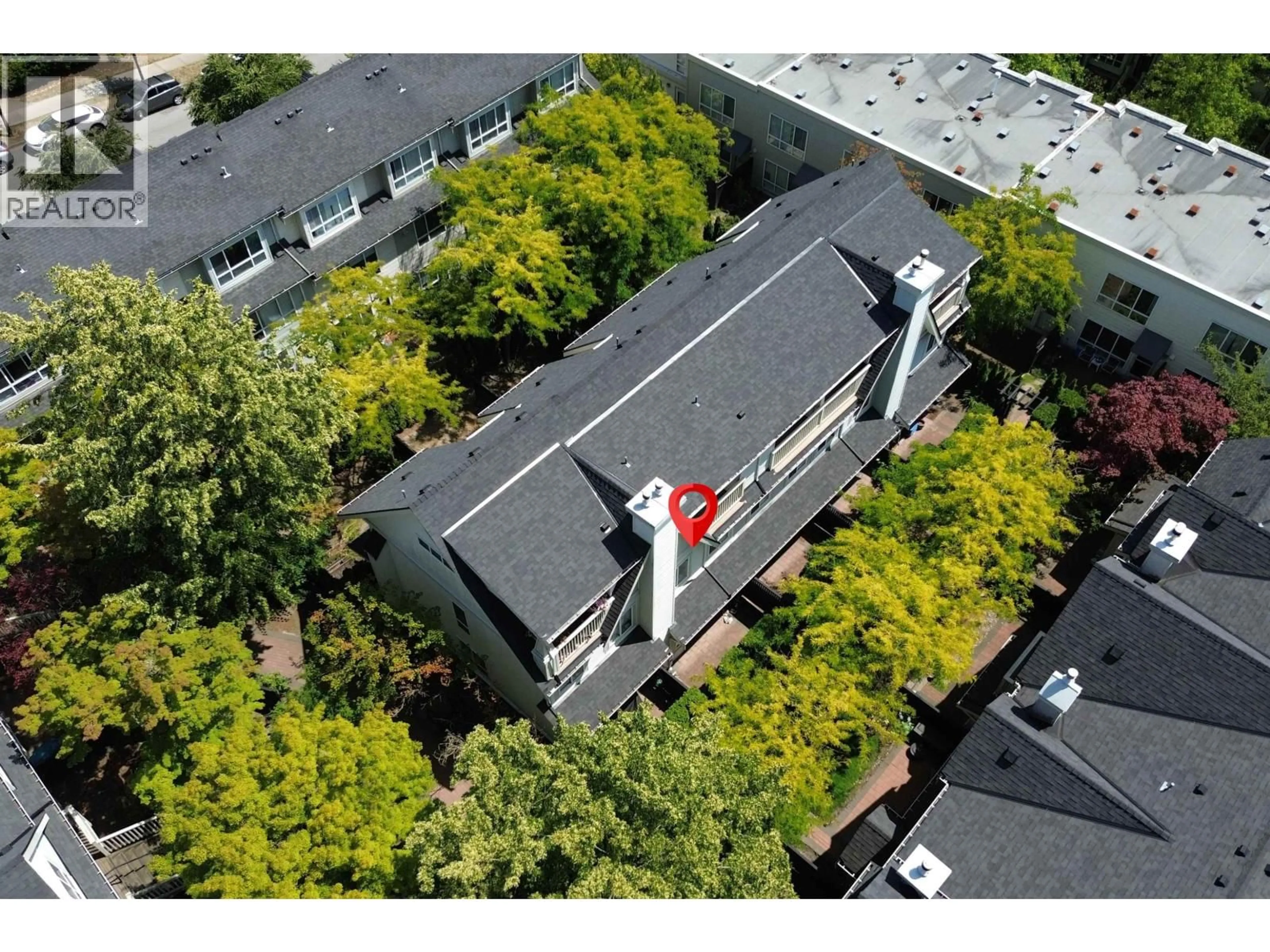 A pic from outside/outdoor area/front of a property/back of a property/a pic from drone, unknown for 7363 MAGNOLIA TERRACE, Burnaby British Columbia V5E4M3