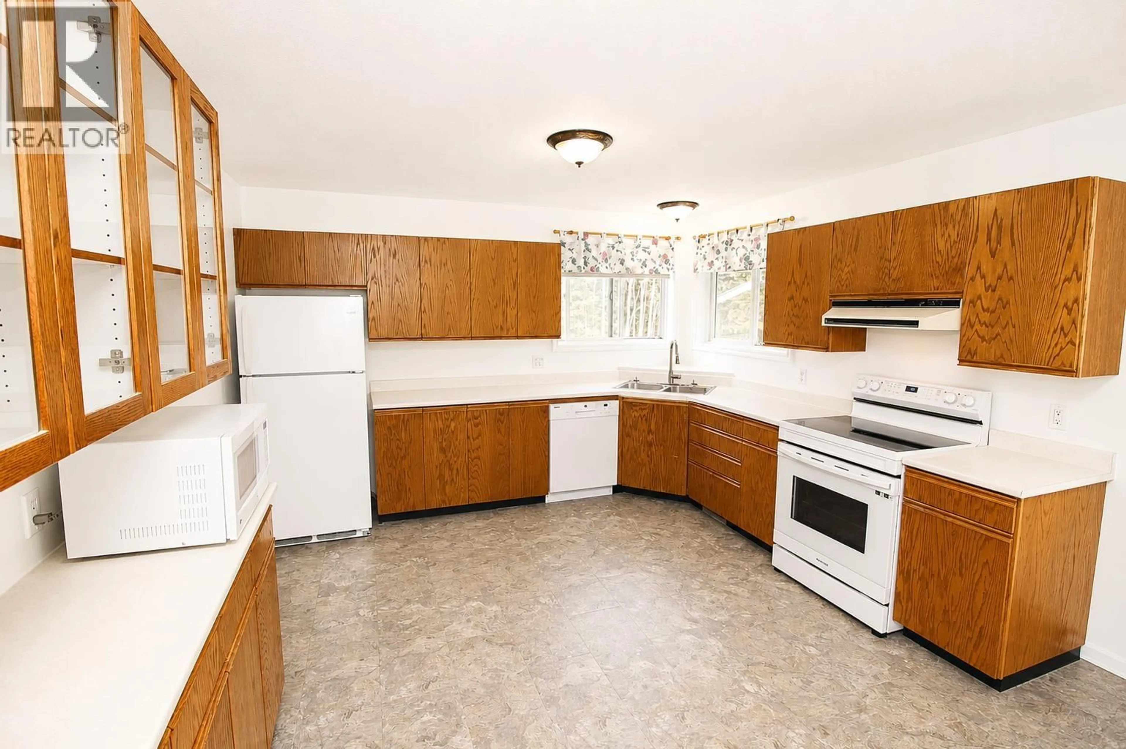Standard kitchen, unknown for 1017 LUND ROAD, Houston British Columbia V0J1Z1