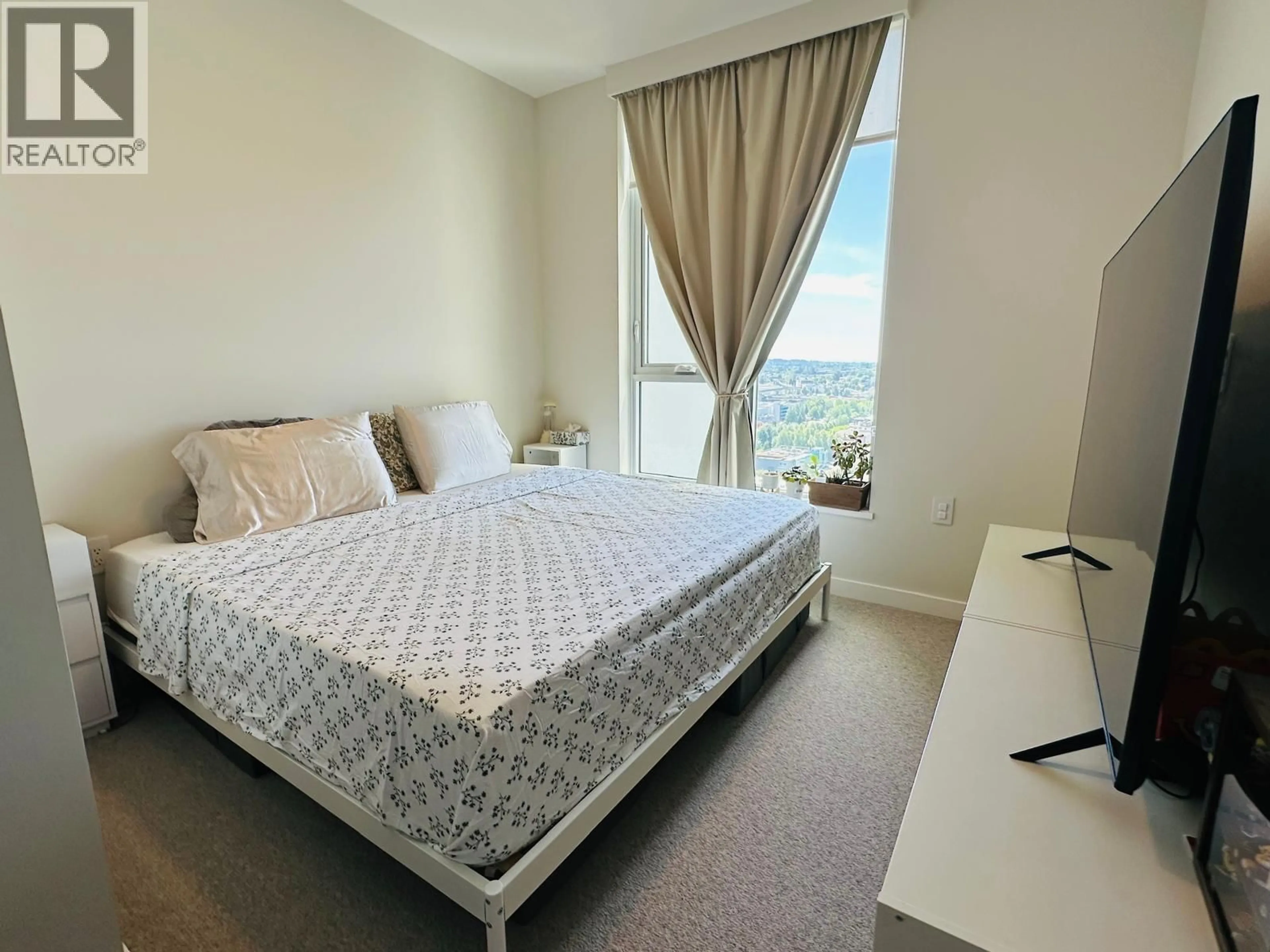 Bedroom with bed, carpet floor for 1703 - 2186 GILMORE AVENUE, Burnaby British Columbia V5C0N7