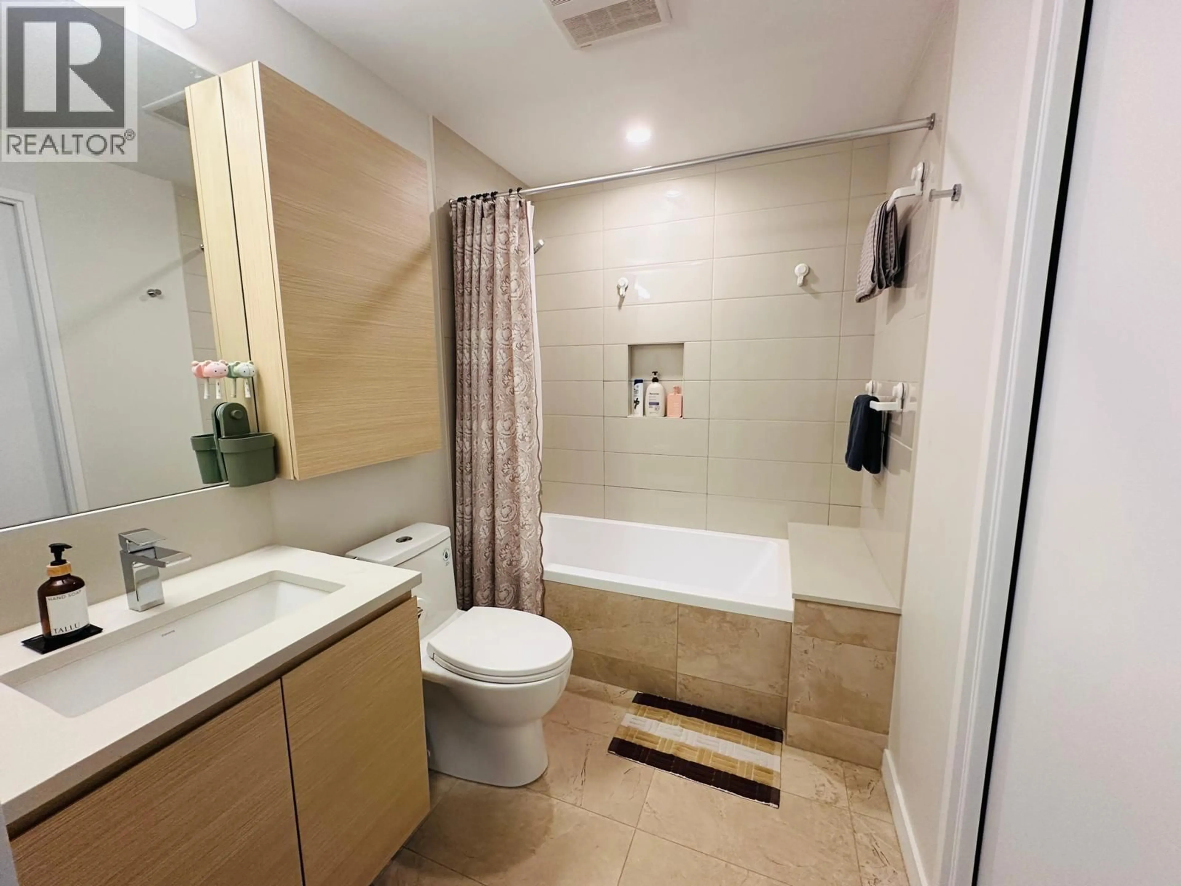 Standard bathroom, ceramic/tile floor for 1703 - 2186 GILMORE AVENUE, Burnaby British Columbia V5C0N7