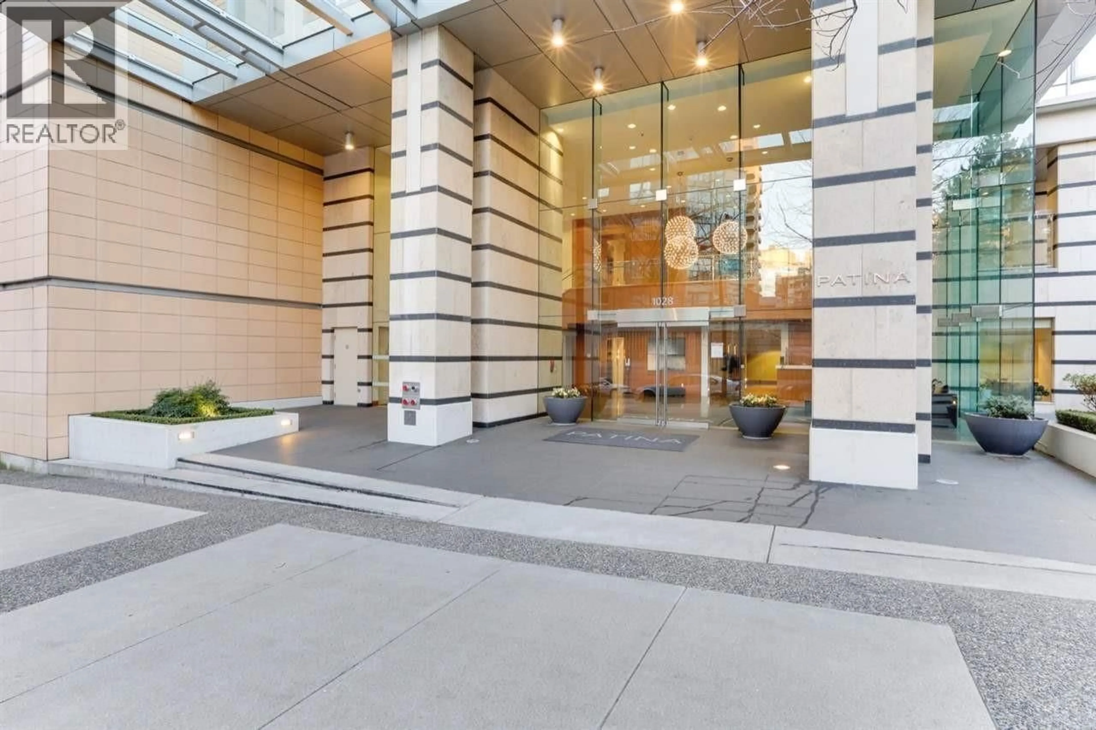 Indoor foyer for 603 - 1028 BARCLAY STREET, Vancouver British Columbia V6E0B1