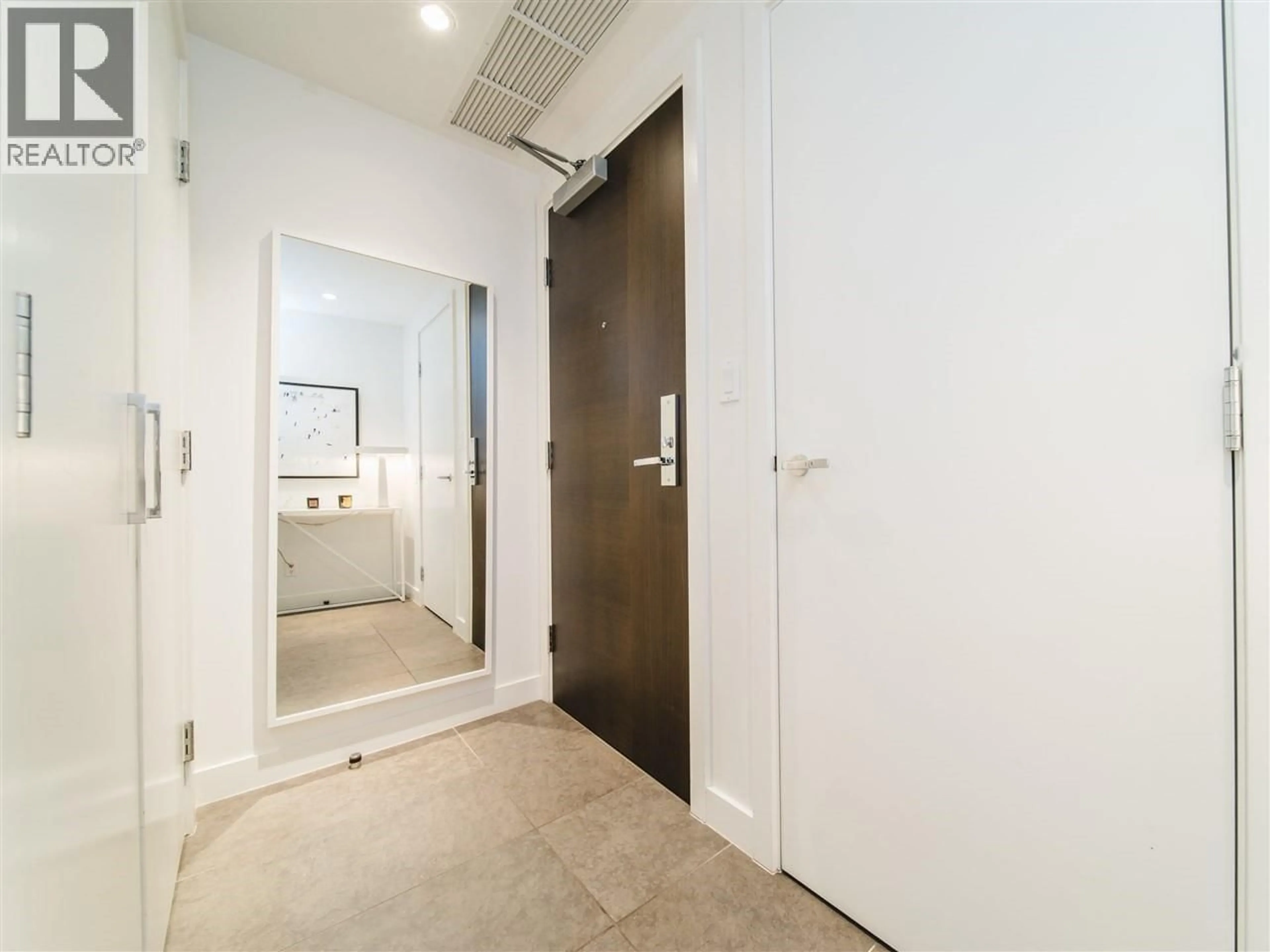 Indoor foyer for 603 - 1028 BARCLAY STREET, Vancouver British Columbia V6E0B1