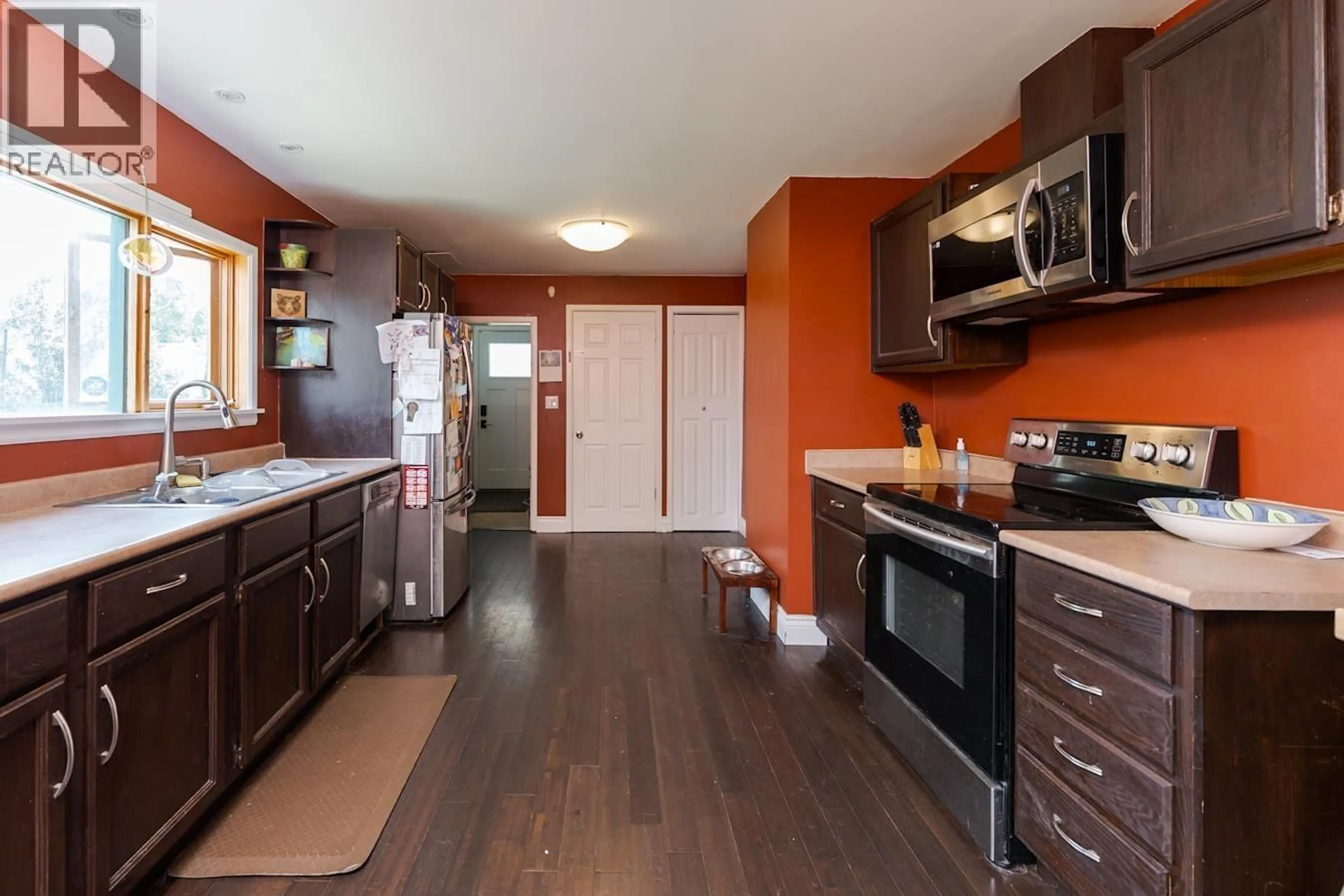 Open concept kitchen, unknown for 598 WATROUS STREET, Prince George British Columbia V2M2B9