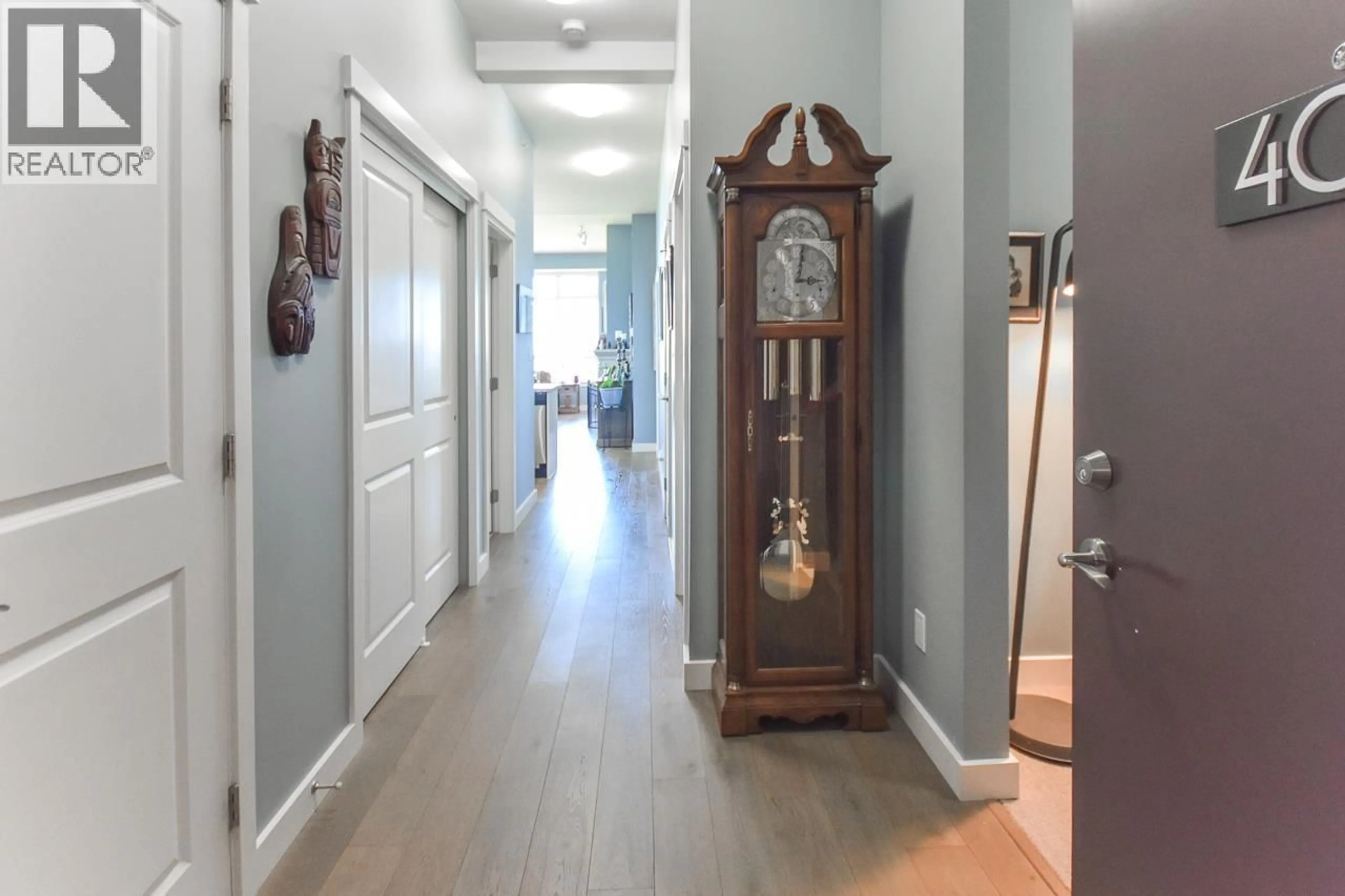 Indoor foyer for 409 - 4977 SPRINGS BOULEVARD, Delta British Columbia V4M0C1