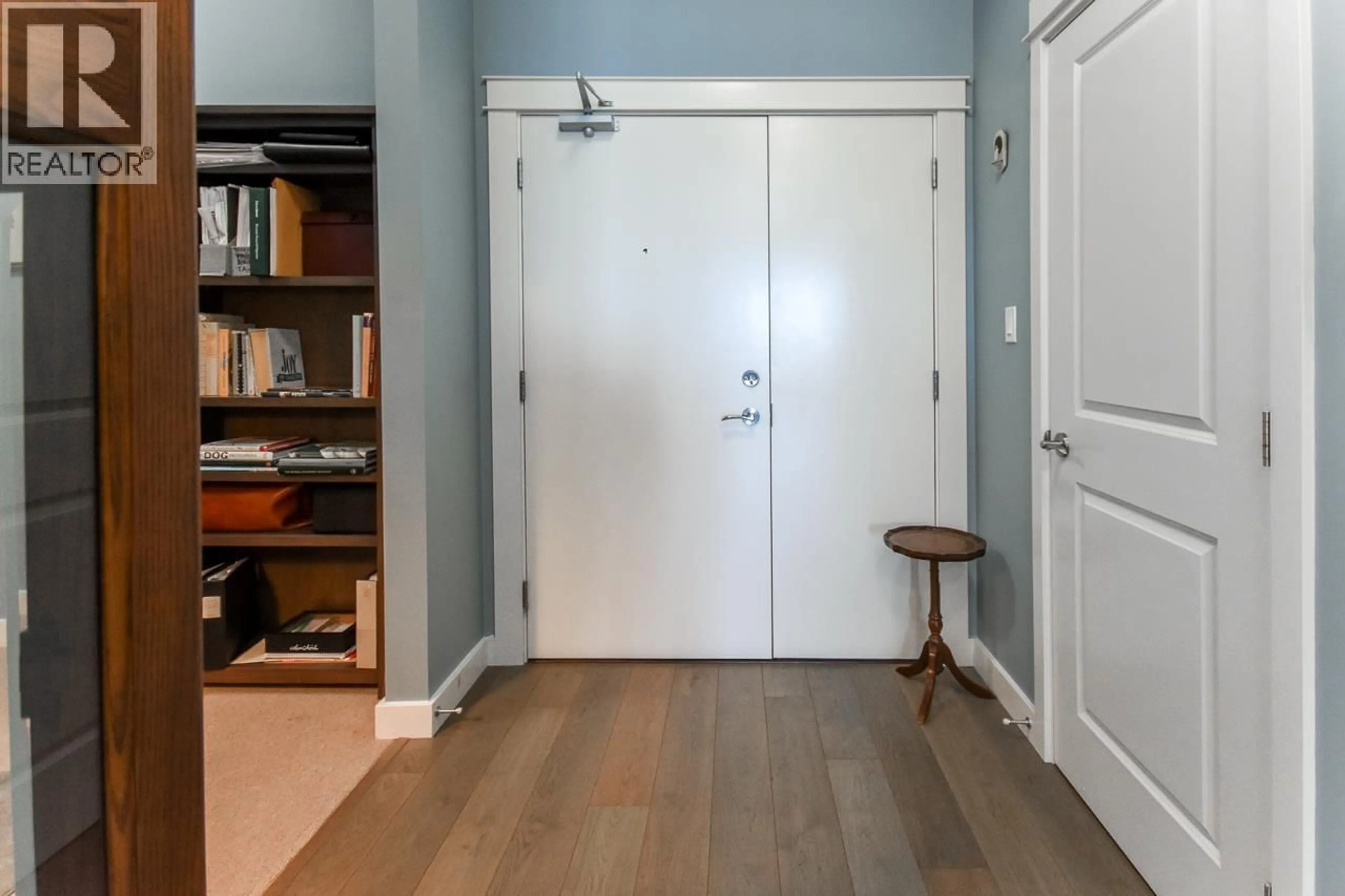 Indoor entryway for 409 - 4977 SPRINGS BOULEVARD, Delta British Columbia V4M0C1