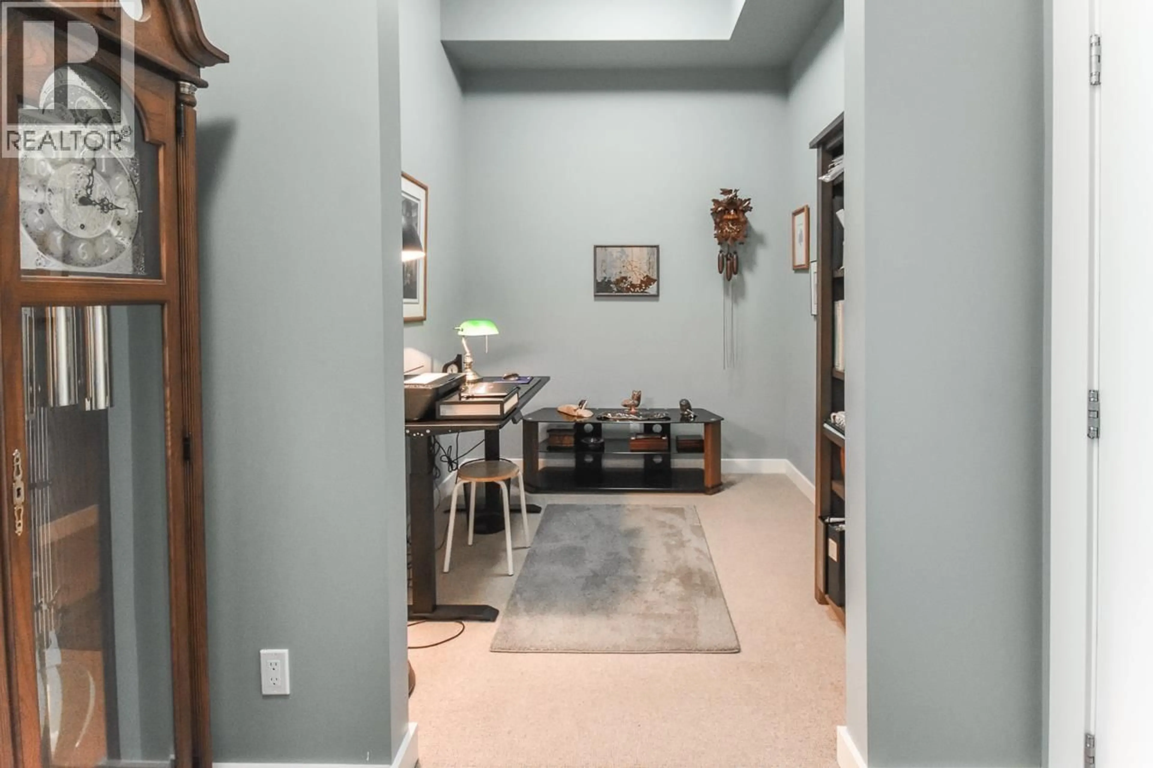 Indoor entryway for 409 - 4977 SPRINGS BOULEVARD, Delta British Columbia V4M0C1