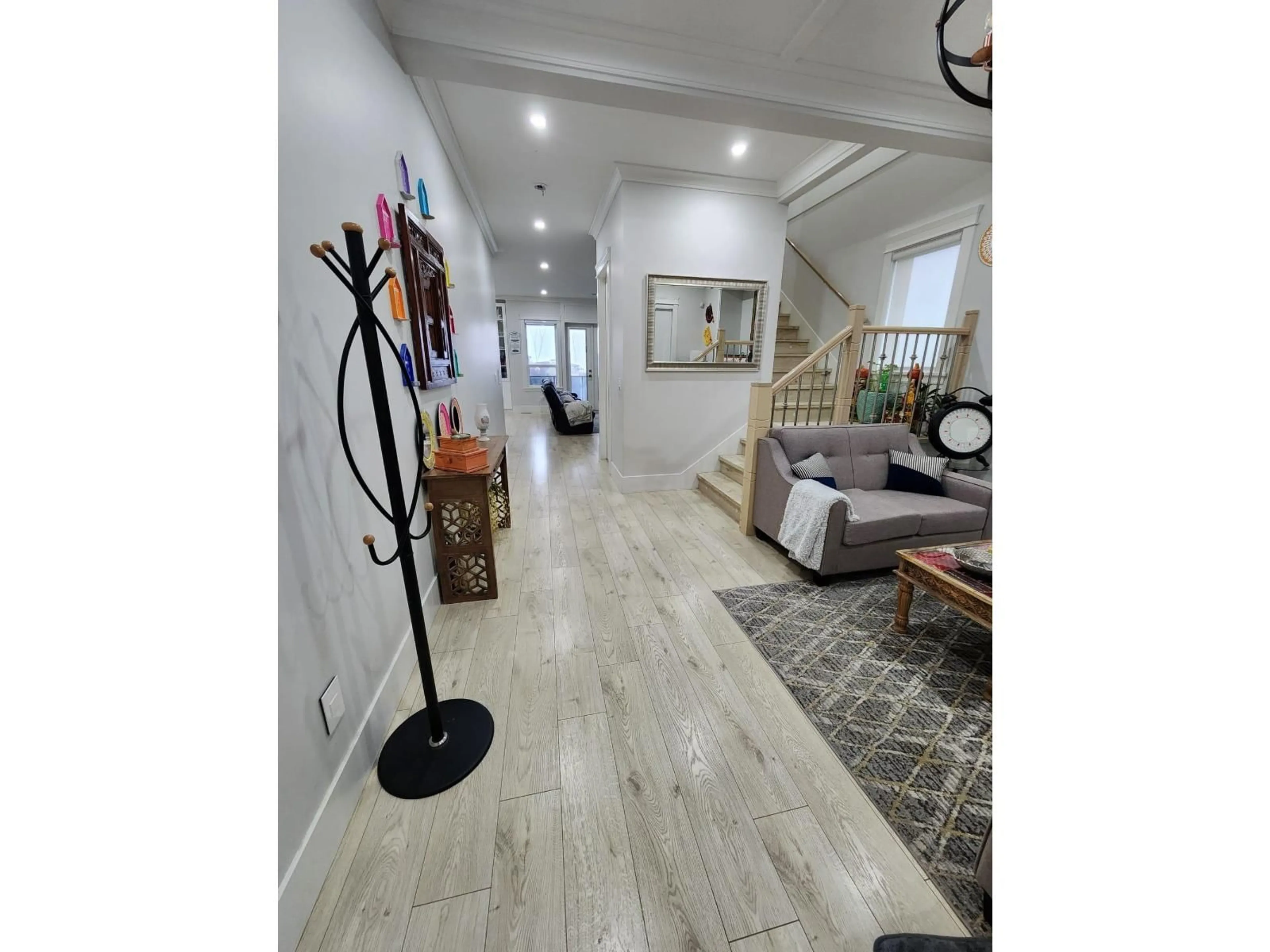 Indoor foyer for 8235 HARVEST PLACE, Chilliwack British Columbia V4Z0E4