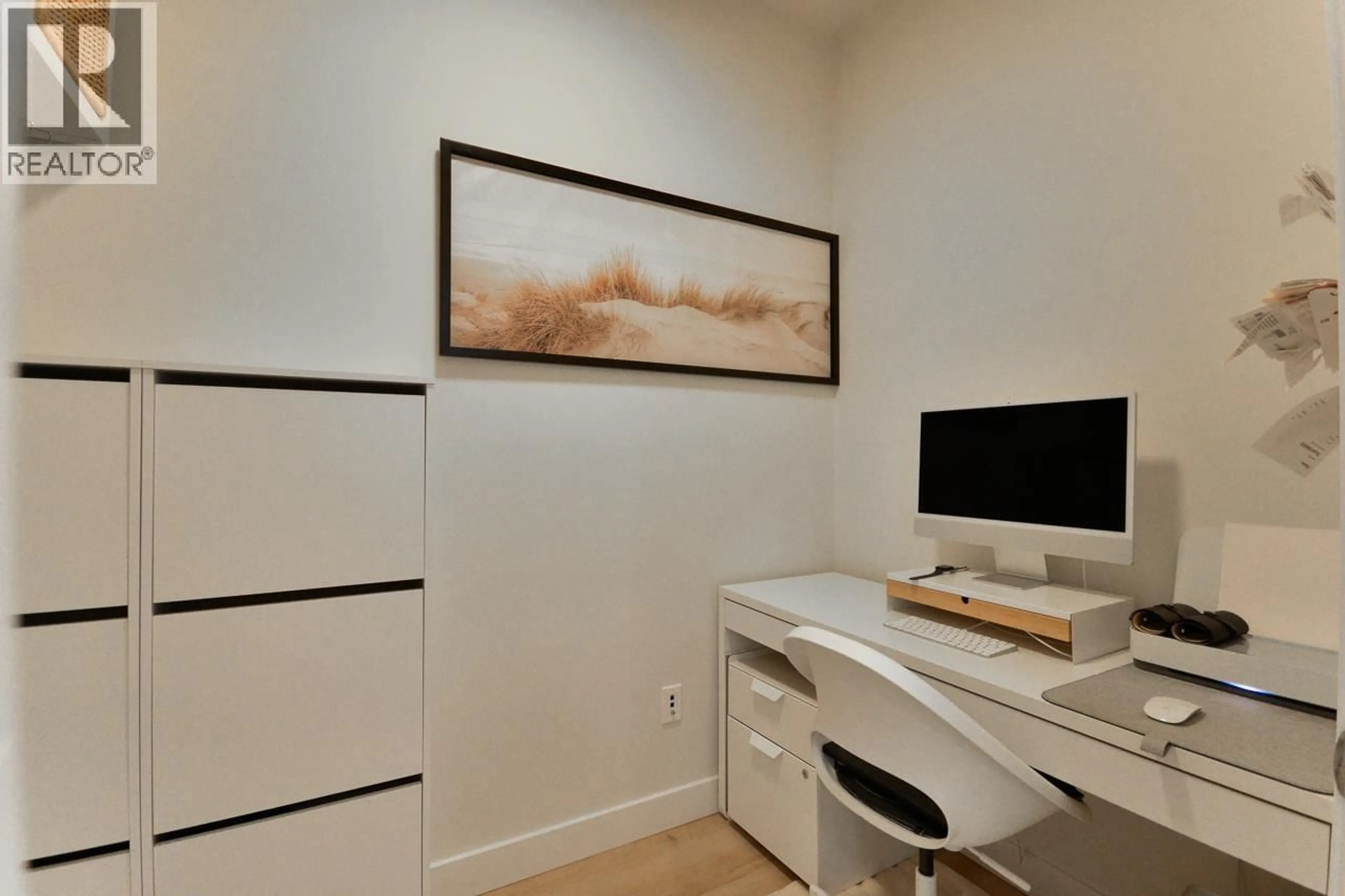 A pic of a room for 405 - 1892 STARLING DRIVE, Delta British Columbia V4M0C7