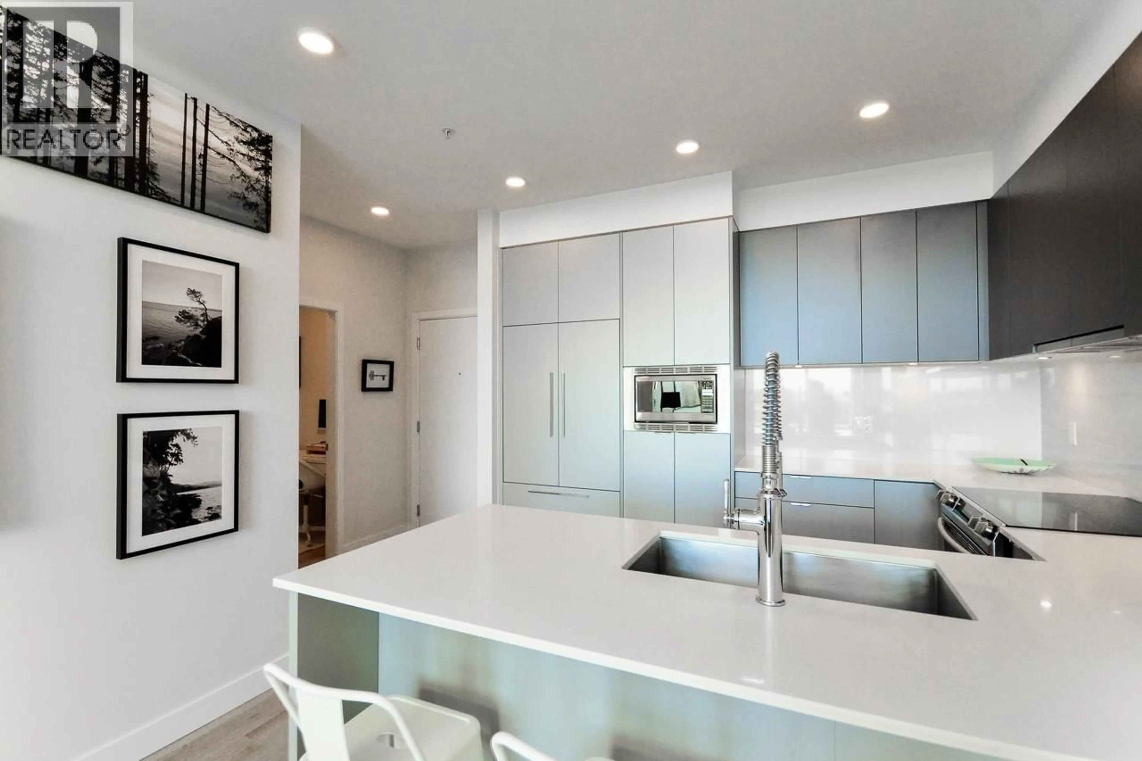 Contemporary kitchen, unknown for 405 - 1892 STARLING DRIVE, Delta British Columbia V4M0C7