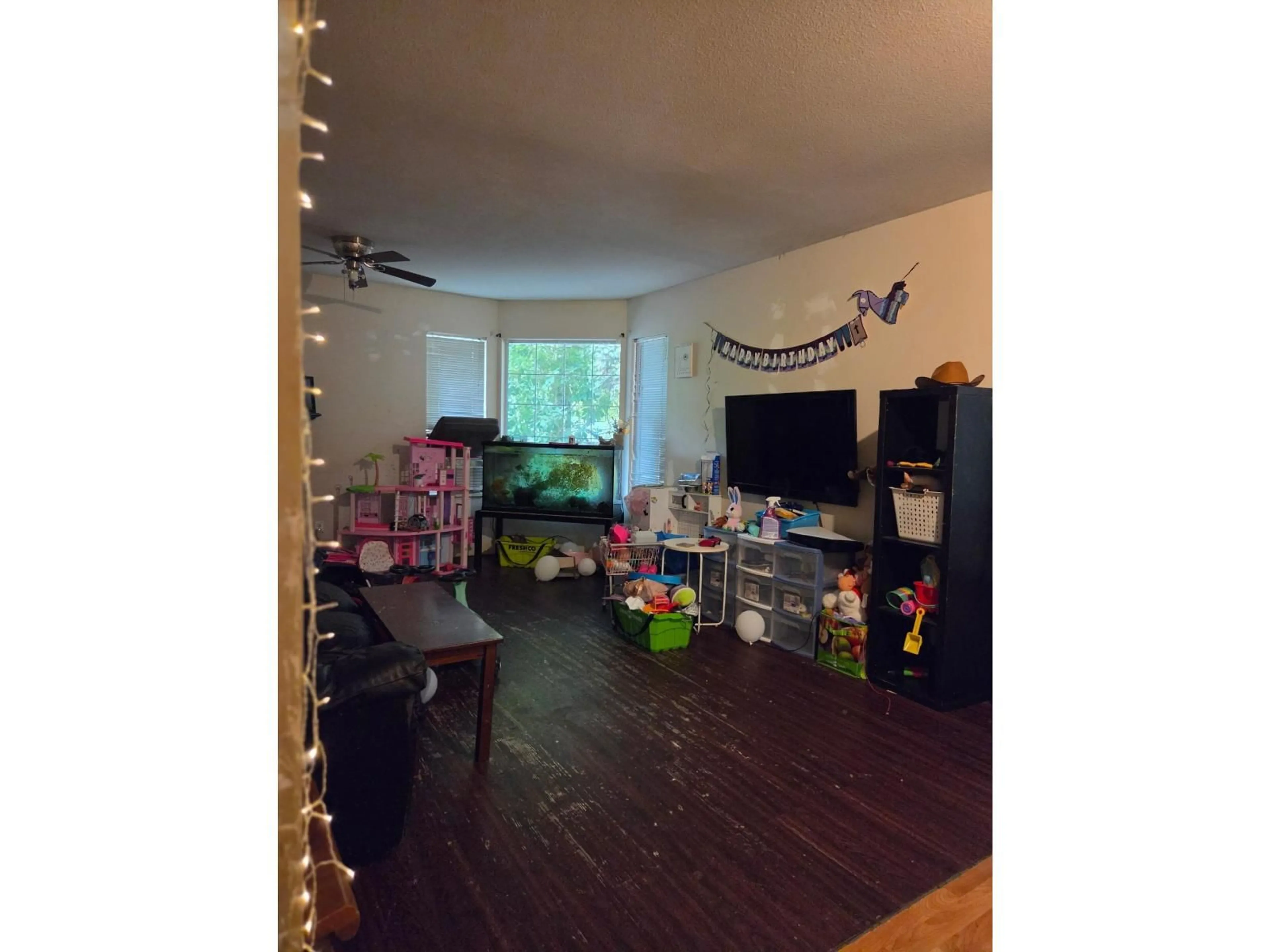 A pic of a room for 33325 7 AVENUE, Mission British Columbia V2V2E4