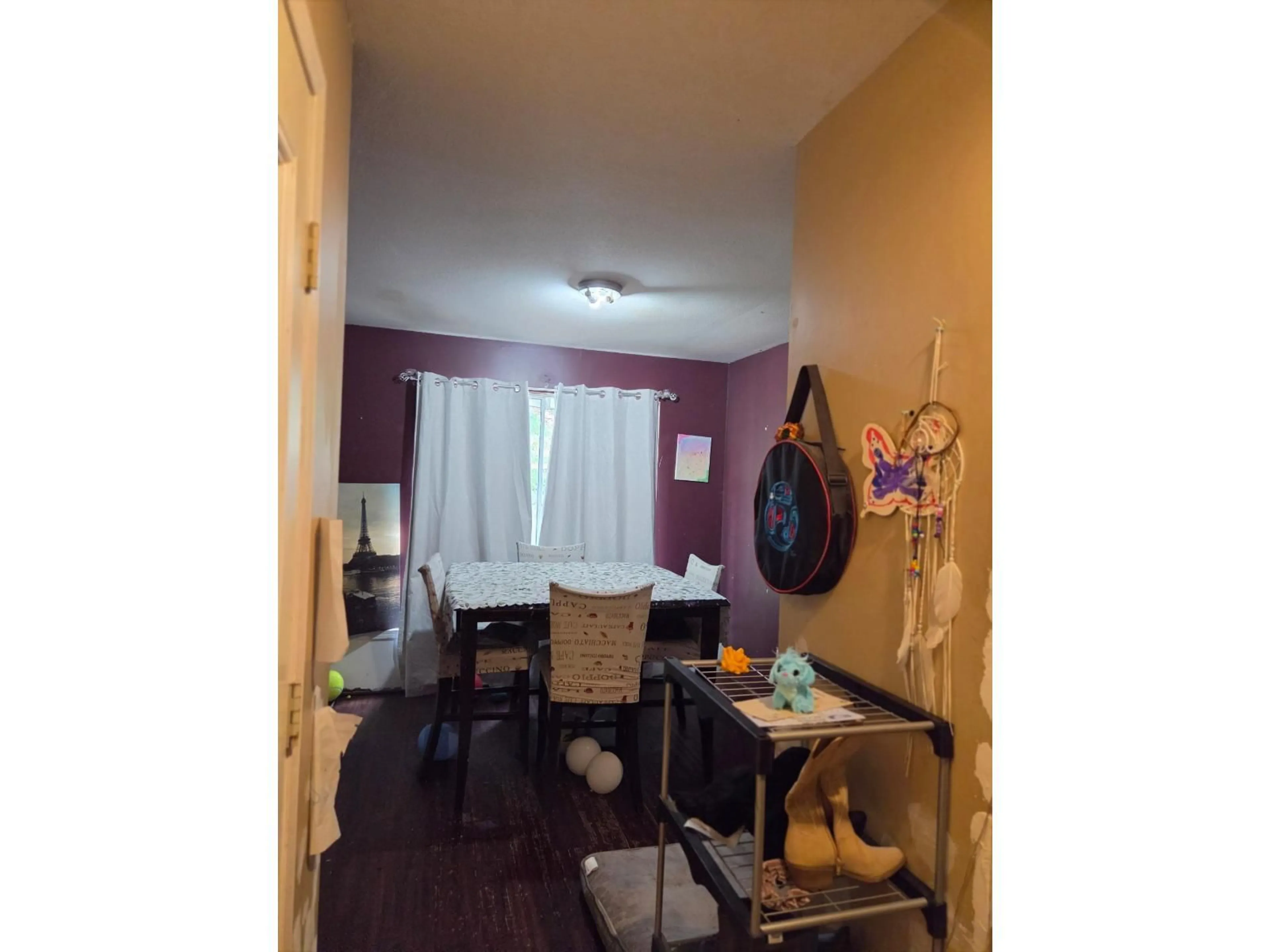 A pic of a room for 33325 7 AVENUE, Mission British Columbia V2V2E4