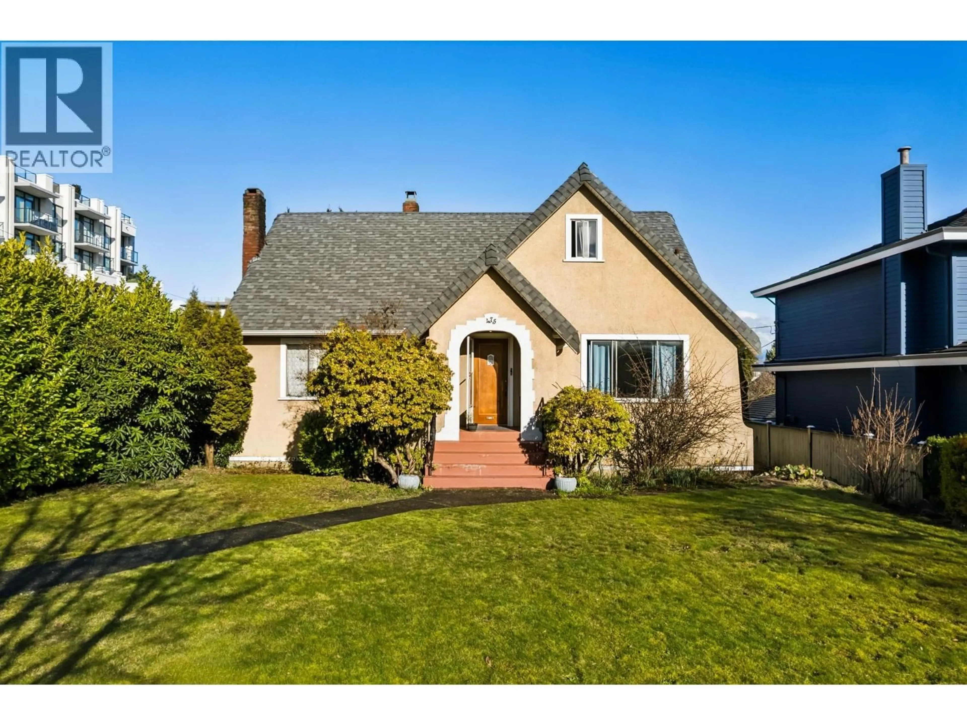 Home with brick exterior material, street for 475 27TH AVENUE, Vancouver British Columbia V5Y2K4