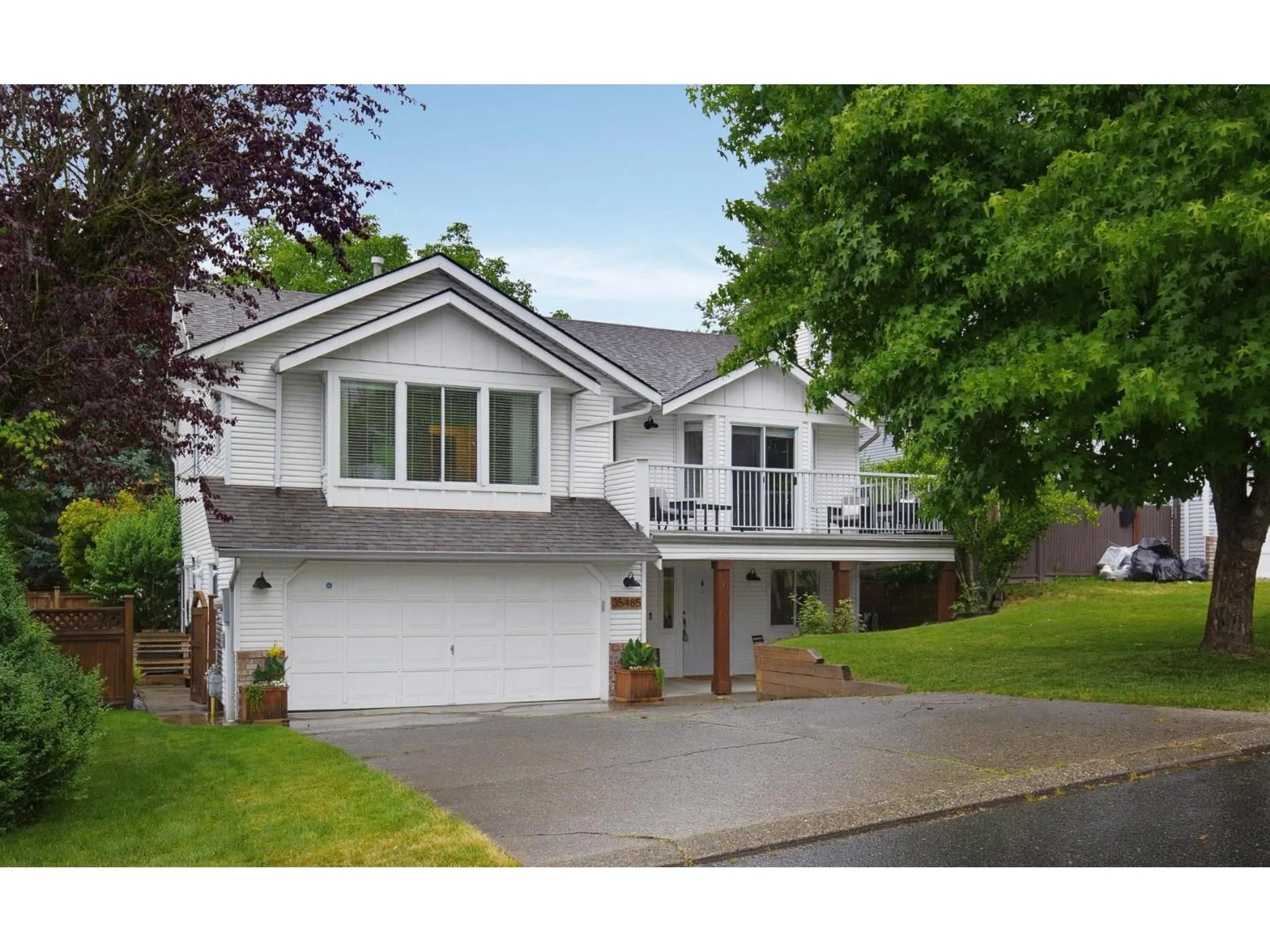 Home with vinyl exterior material, street for 35485 SANDY HILL ROAD, Abbotsford British Columbia V3G1J3