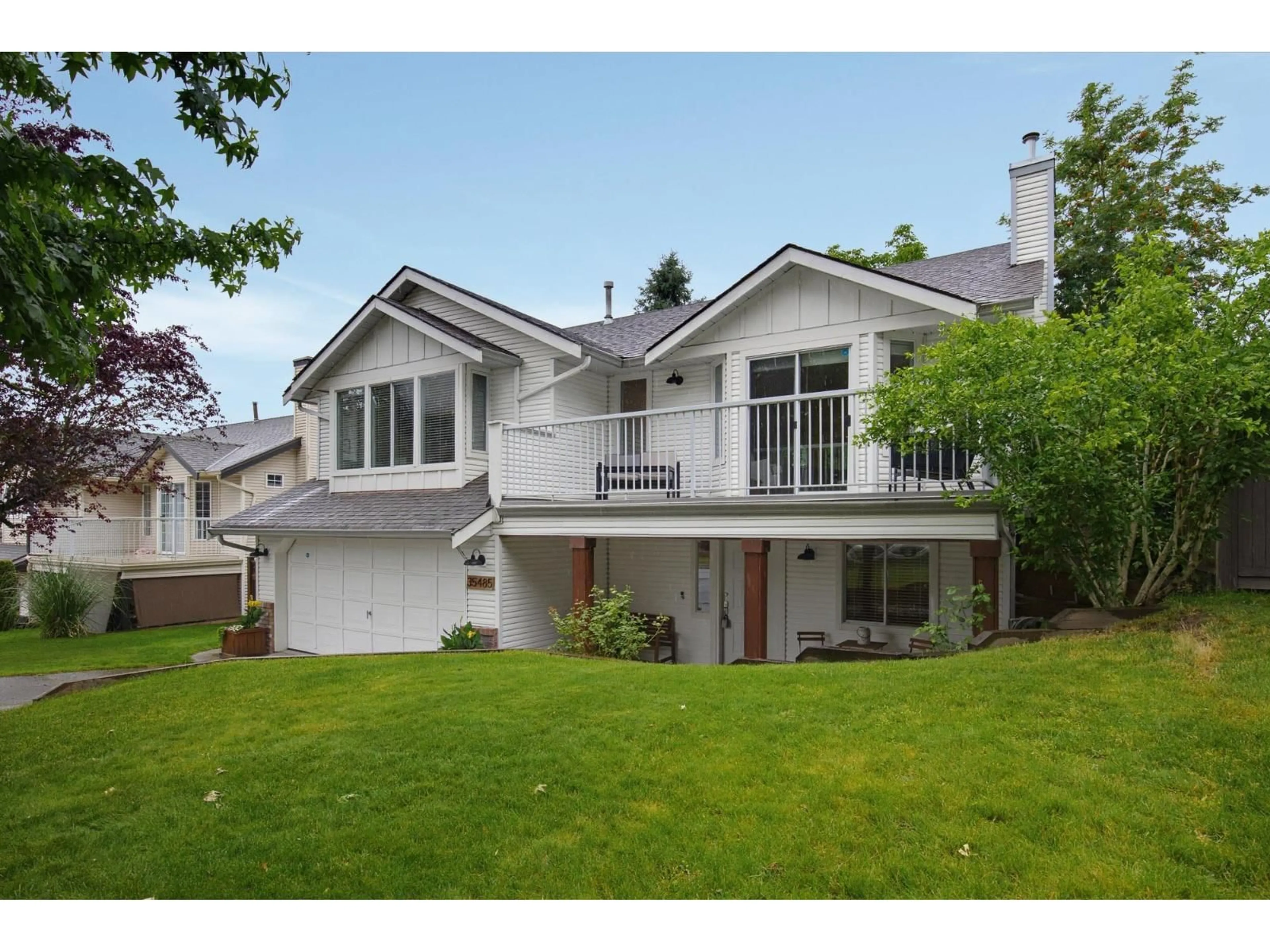 Home with vinyl exterior material, street for 35485 SANDY HILL ROAD, Abbotsford British Columbia V3G1J3