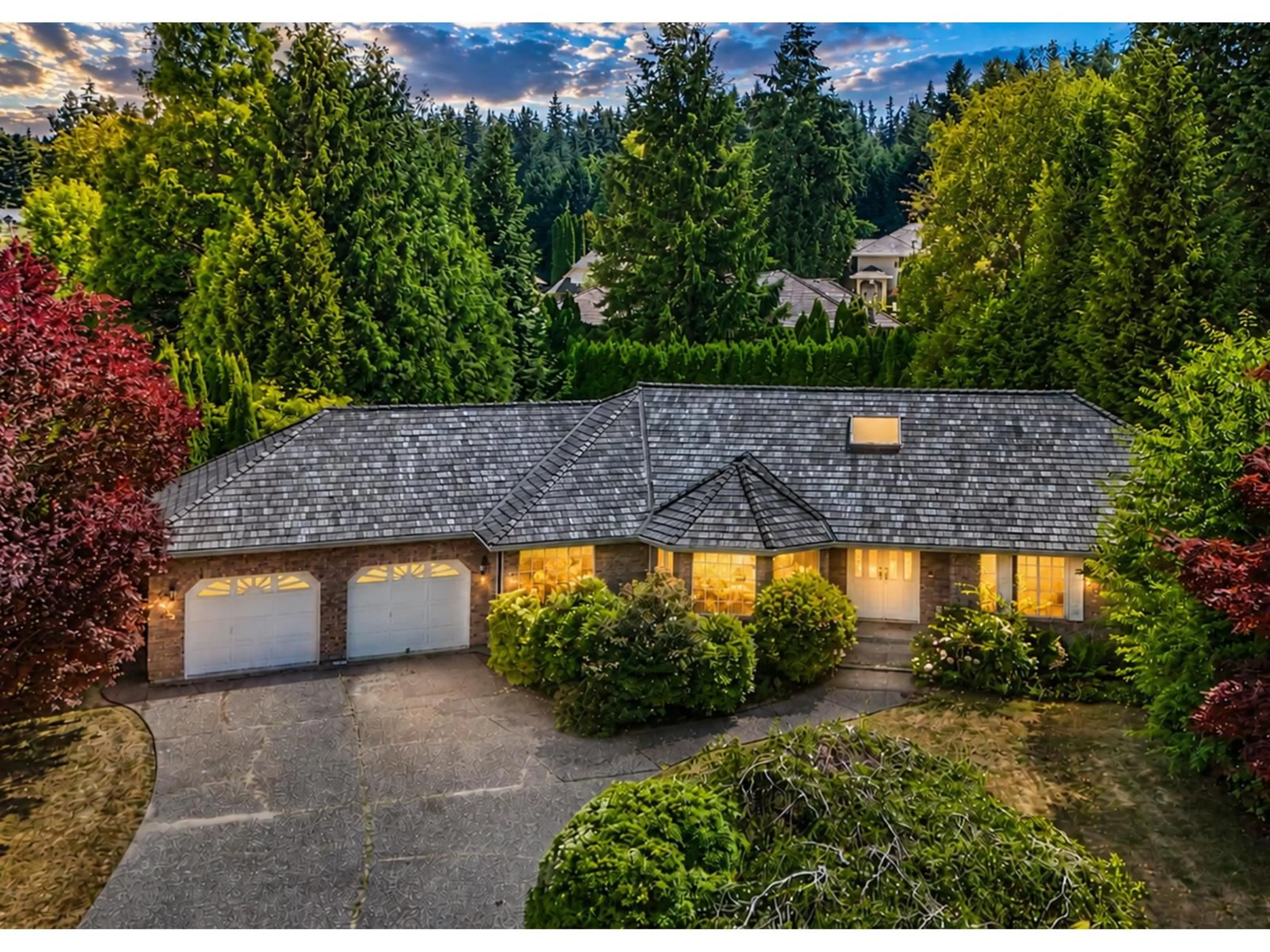 A pic from outside/outdoor area/front of a property/back of a property/a pic from drone, mountain view for 14290 30 AVENUE, Surrey British Columbia V4P1R3
