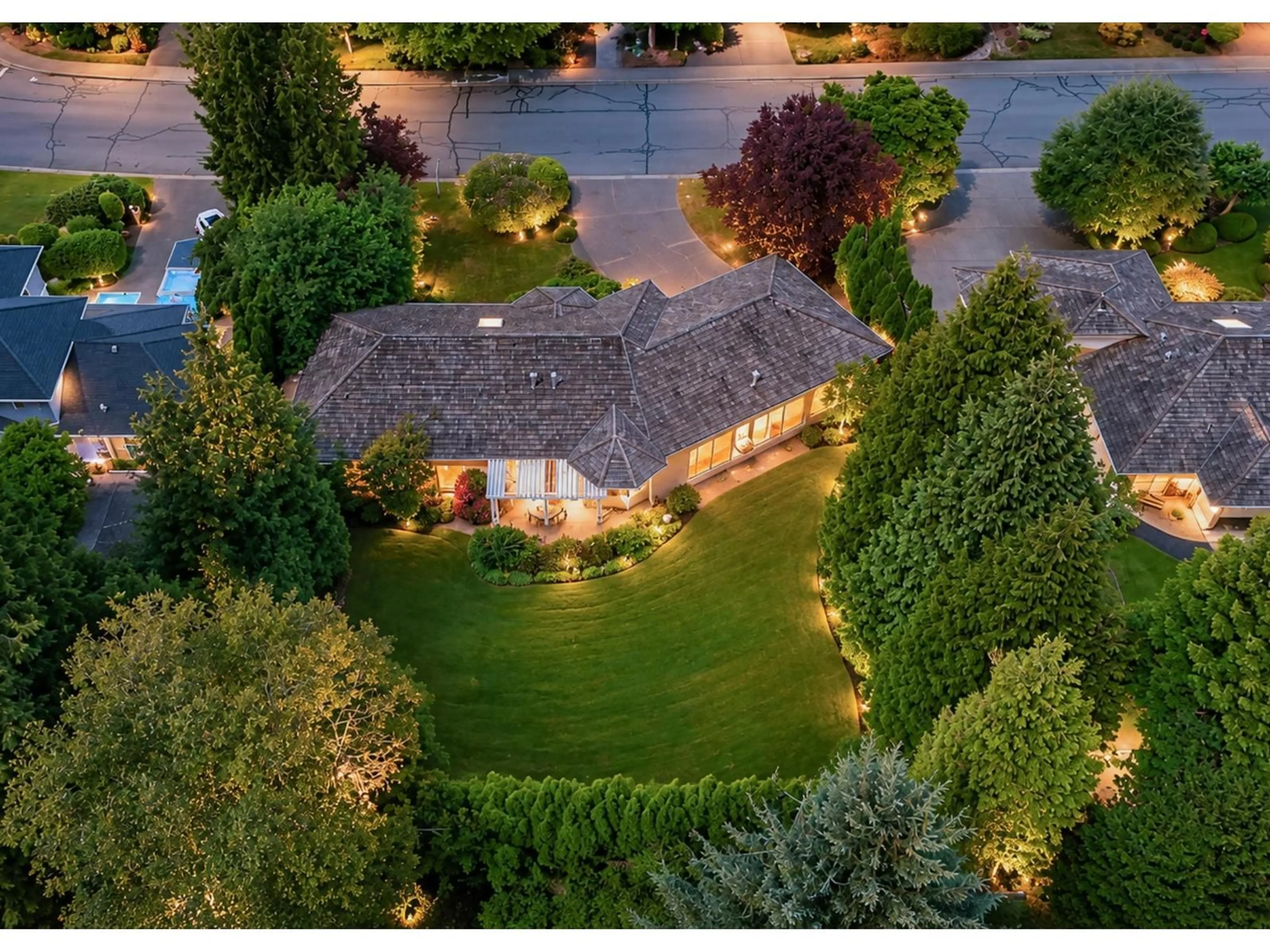 A pic from outside/outdoor area/front of a property/back of a property/a pic from drone, street for 14290 30 AVENUE, Surrey British Columbia V4P1R3