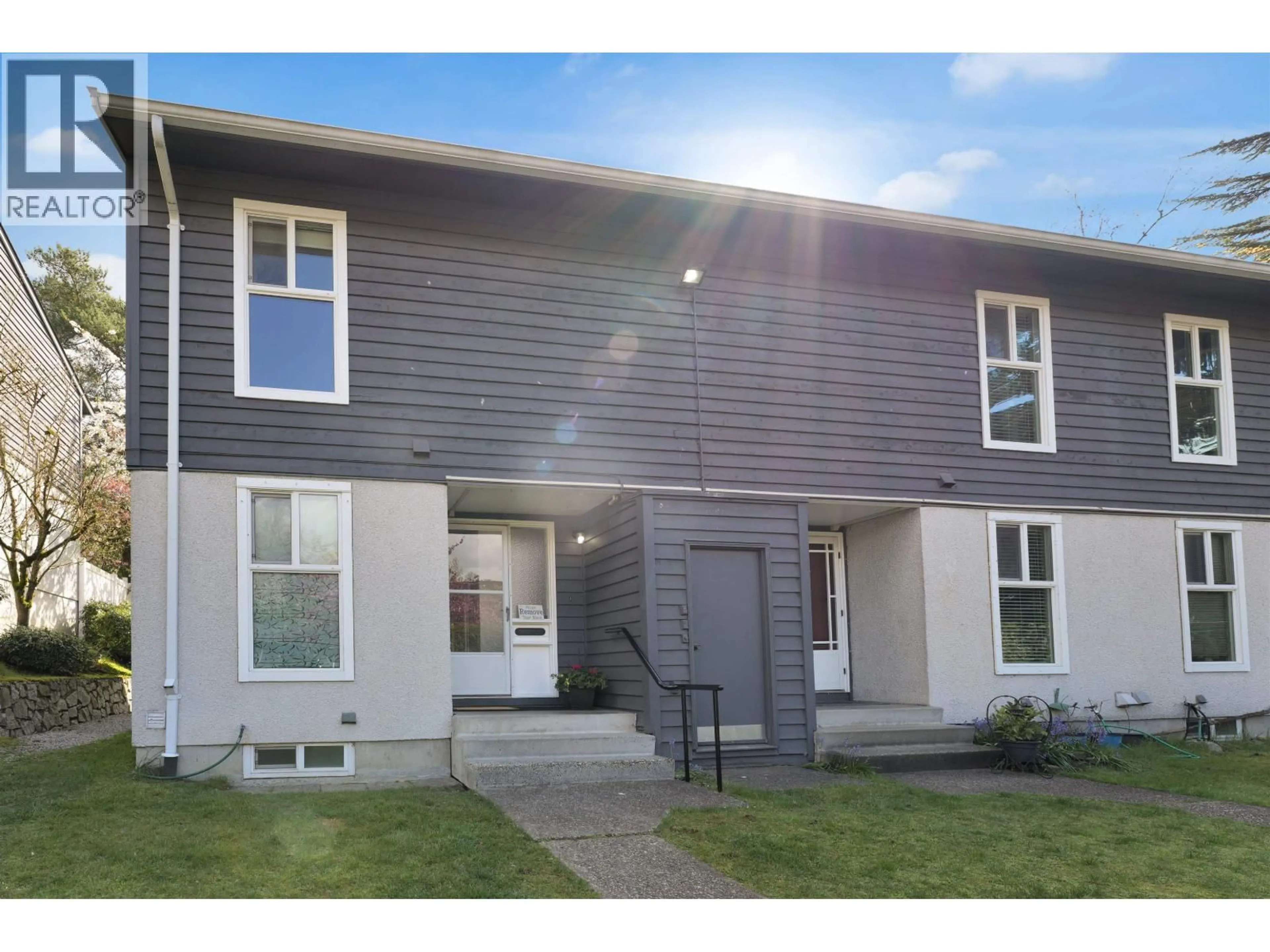 Home with vinyl exterior material, street for 25 - 315 SCHOOLHOUSE STREET, Coquitlam British Columbia V3K5P4