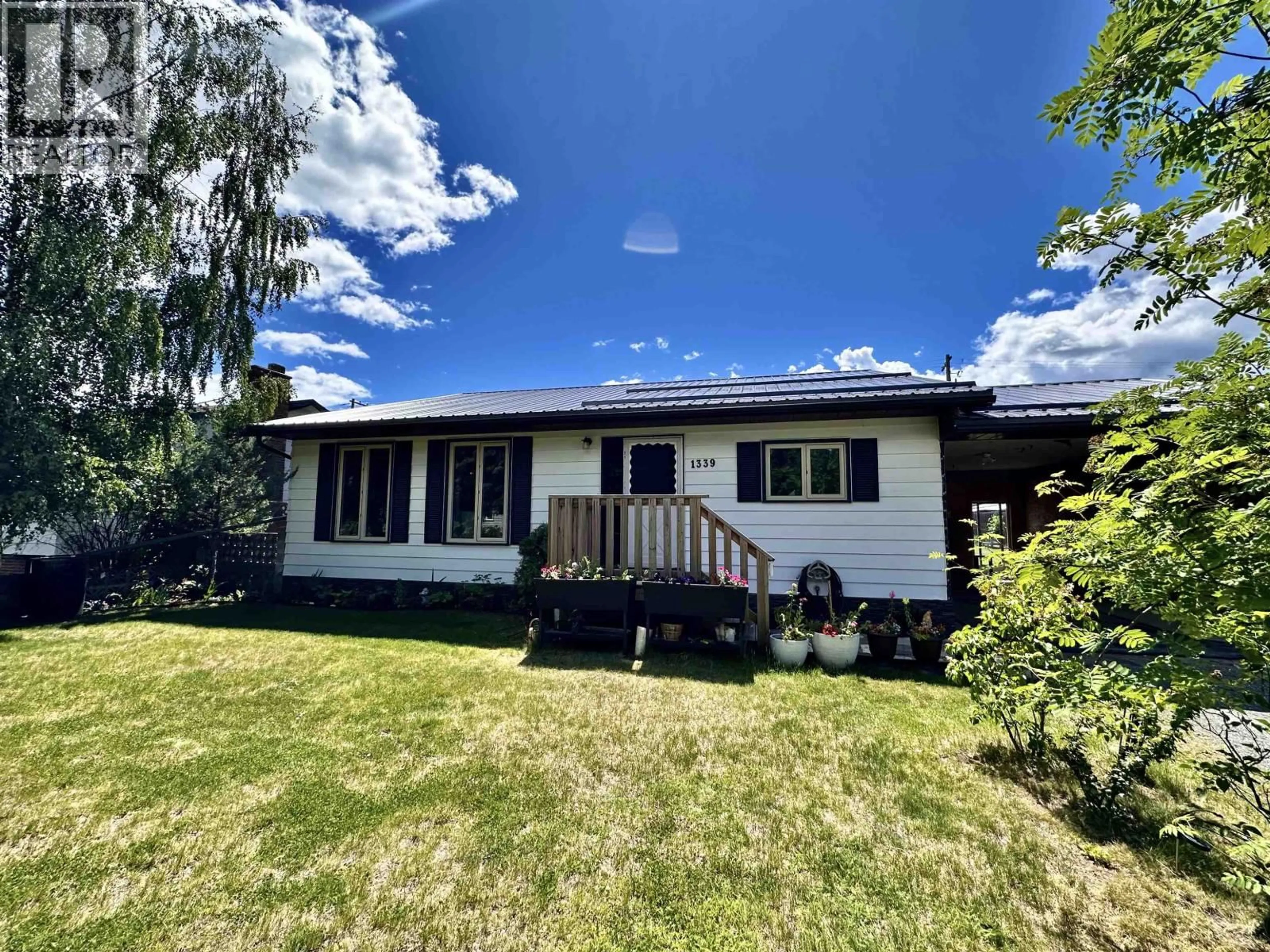 A pic from outside/outdoor area/front of a property/back of a property/a pic from drone, unknown for 1339 7TH AVENUE, Valemount British Columbia V0E2Z0