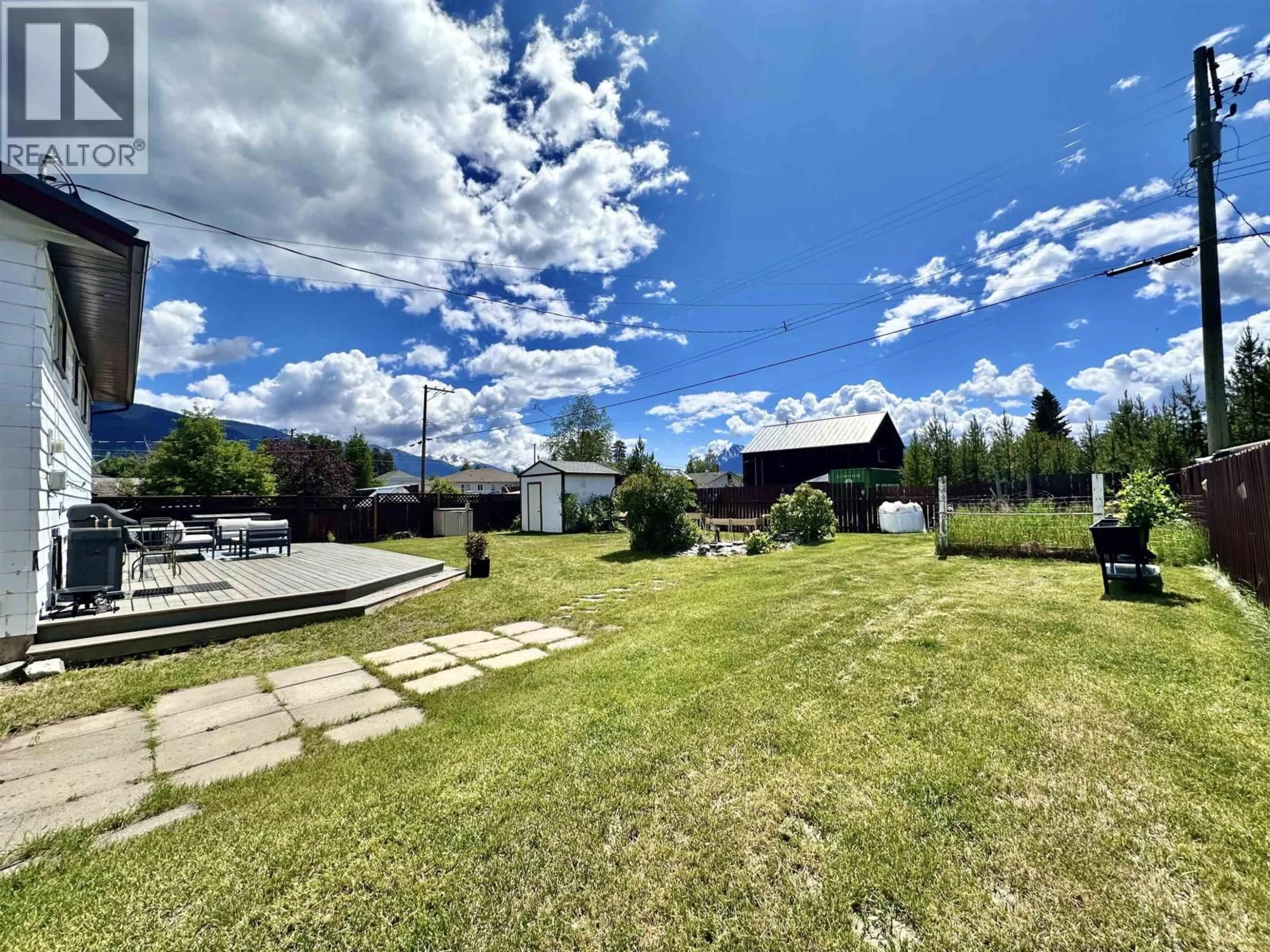 A pic from outside/outdoor area/front of a property/back of a property/a pic from drone, unknown for 1339 7TH AVENUE, Valemount British Columbia V0E2Z0