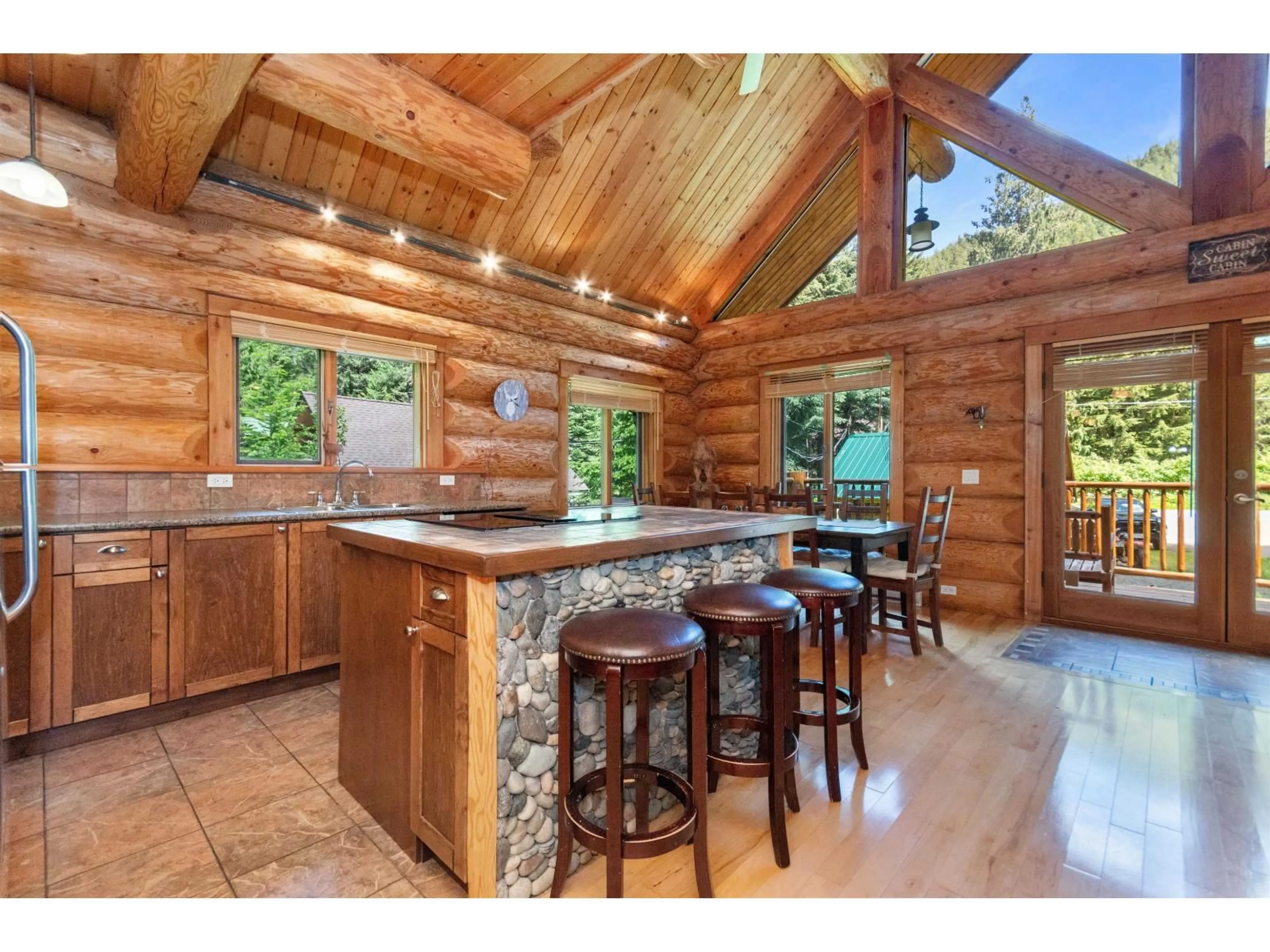 Rustic kitchen, wood/laminate floor for A22 - 14581 ALPINE BOULEVARD, Hope British Columbia V0X1L5