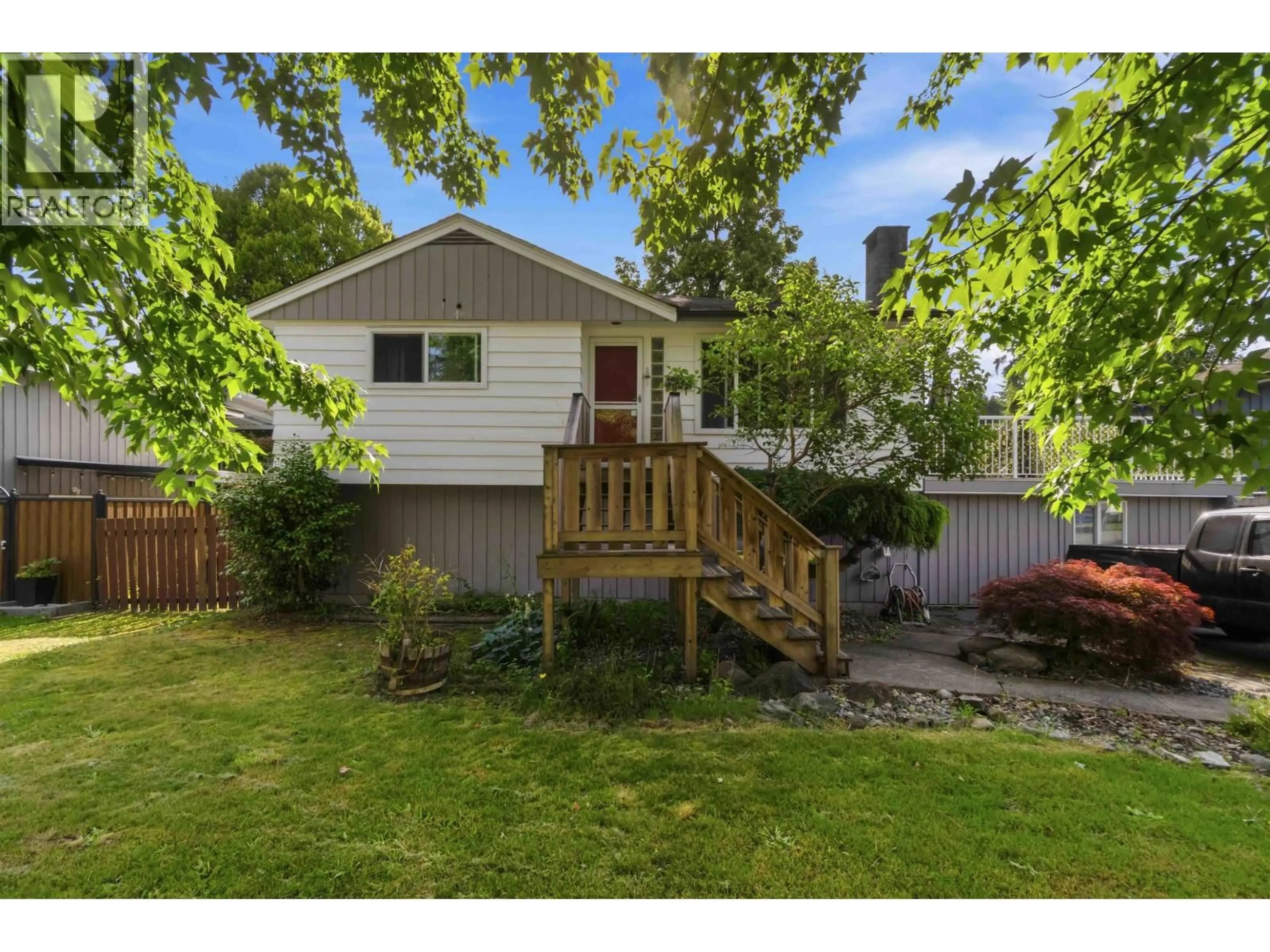A pic from outside/outdoor area/front of a property/back of a property/a pic from drone, street for 3676 INVERNESS STREET, Port Coquitlam British Columbia V3B3B4