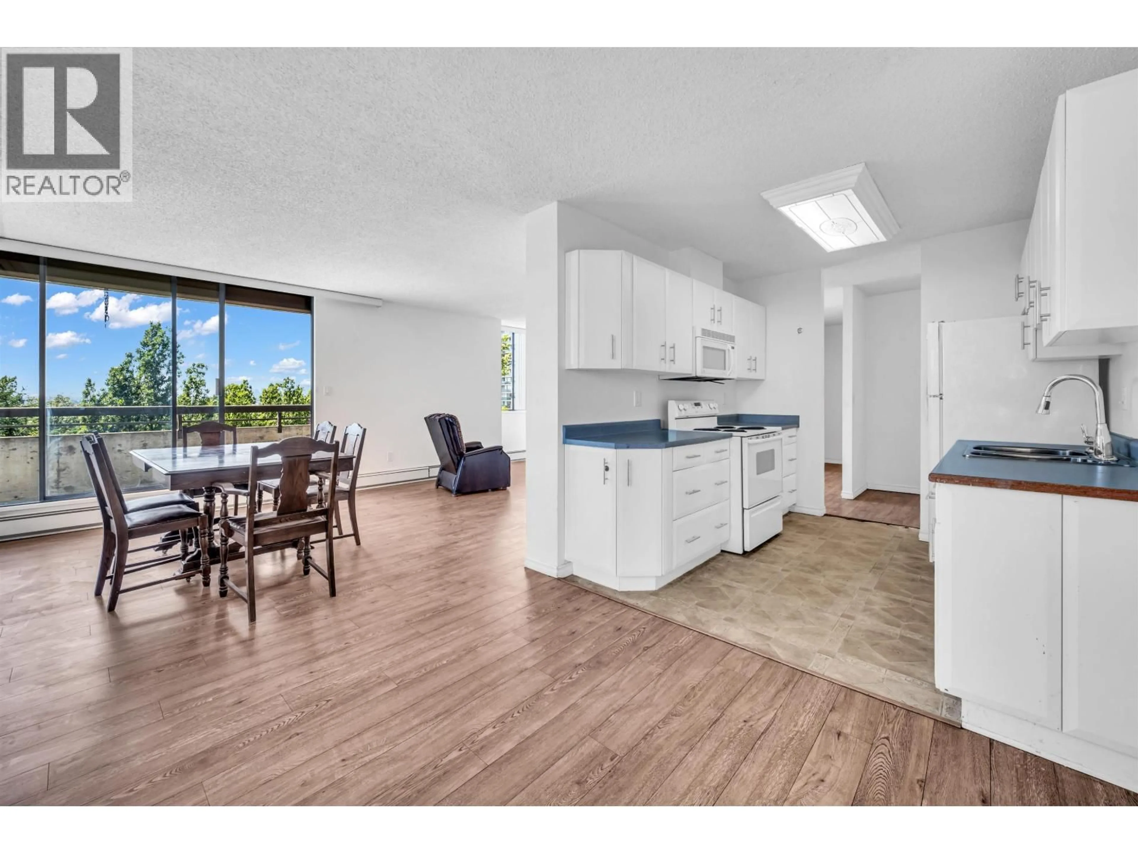 Open concept kitchen, unknown for 1104 - 3737 BARTLETT COURT, Burnaby British Columbia V3J7E3