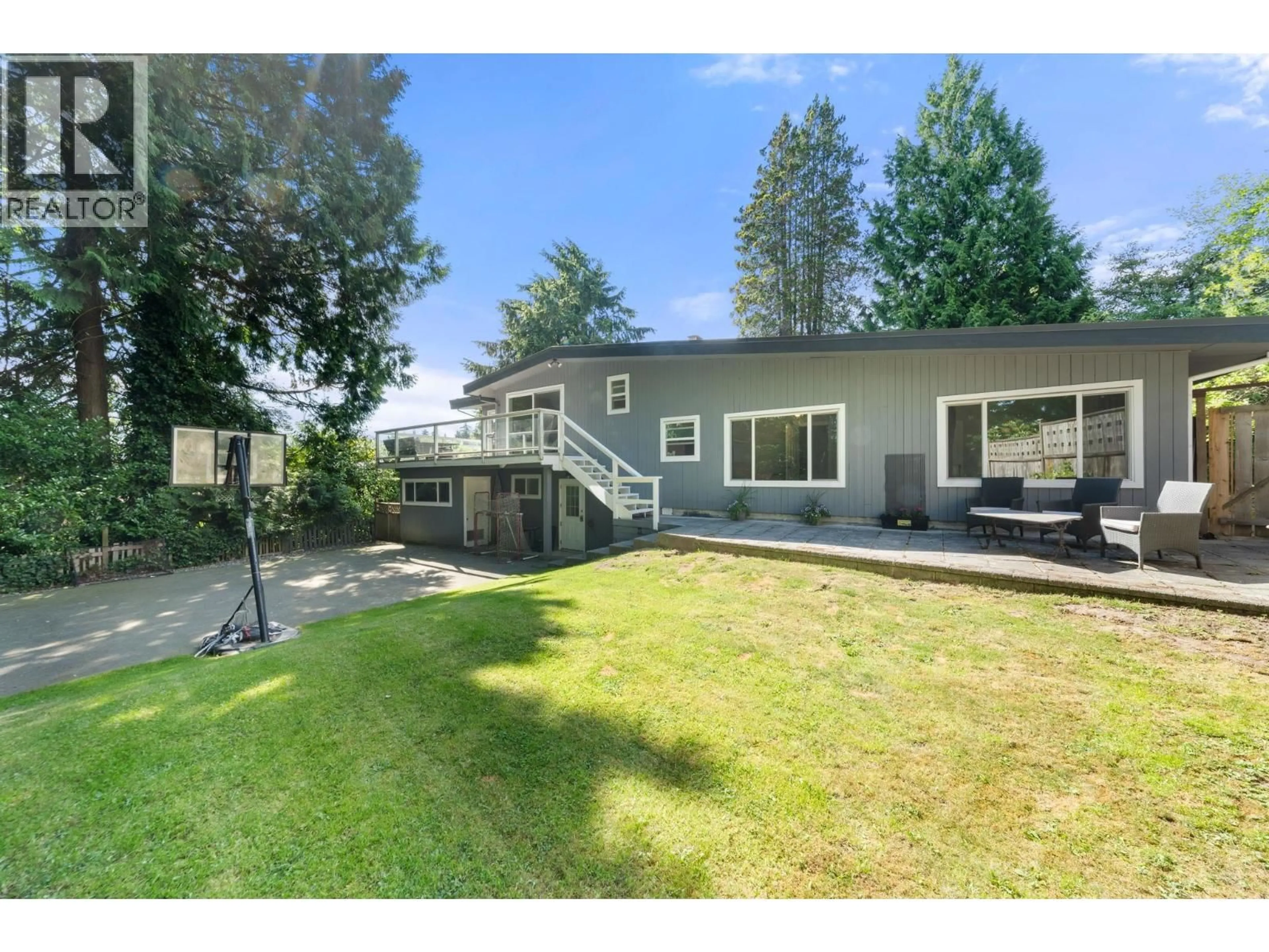 A pic from outside/outdoor area/front of a property/back of a property/a pic from drone, unknown for 3920 DELBROOK AVENUE, North Vancouver British Columbia V7N3Z8