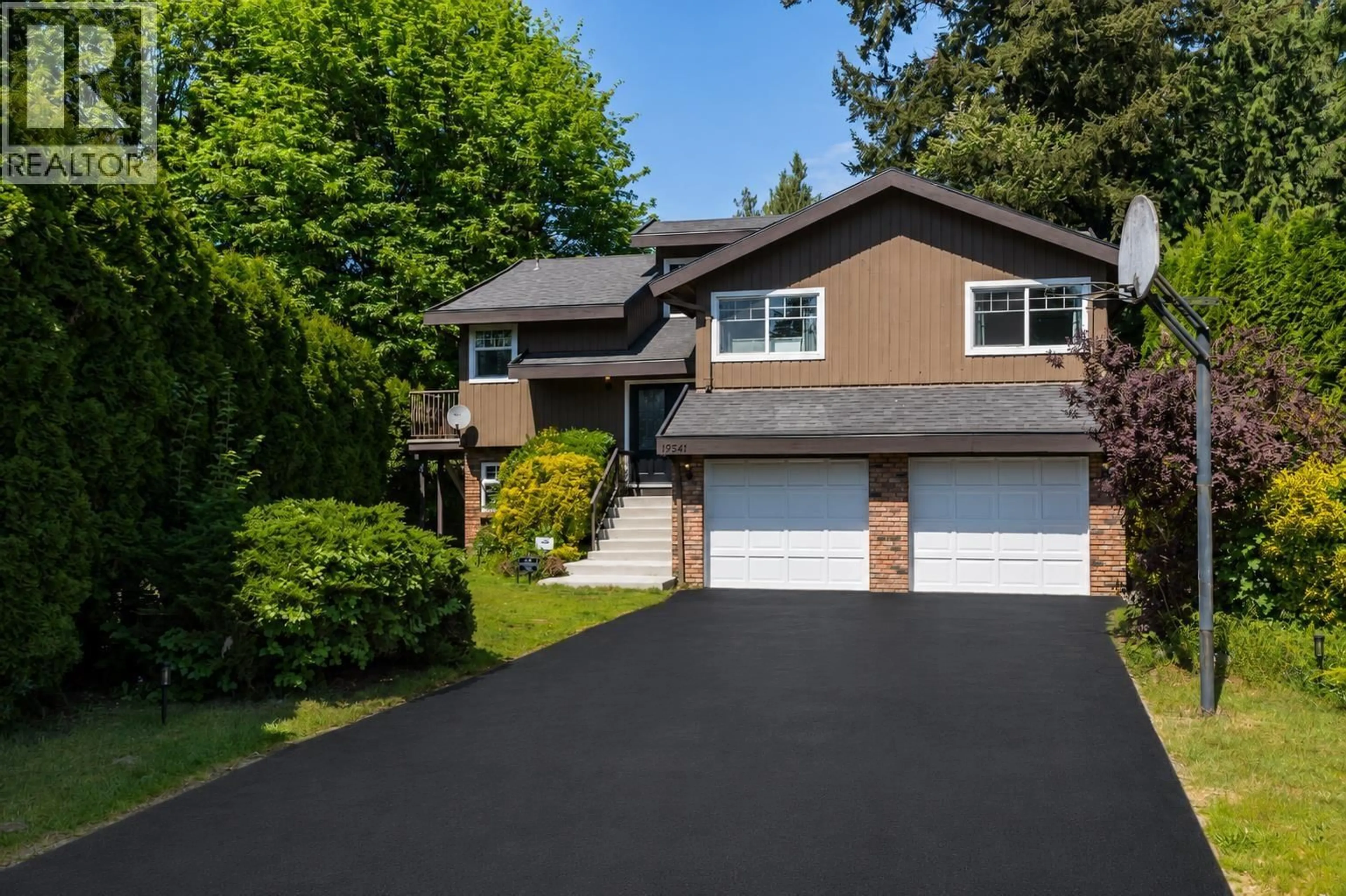 Home with vinyl exterior material, street for 19541 119A AVENUE, Pitt Meadows British Columbia V3Y1K9