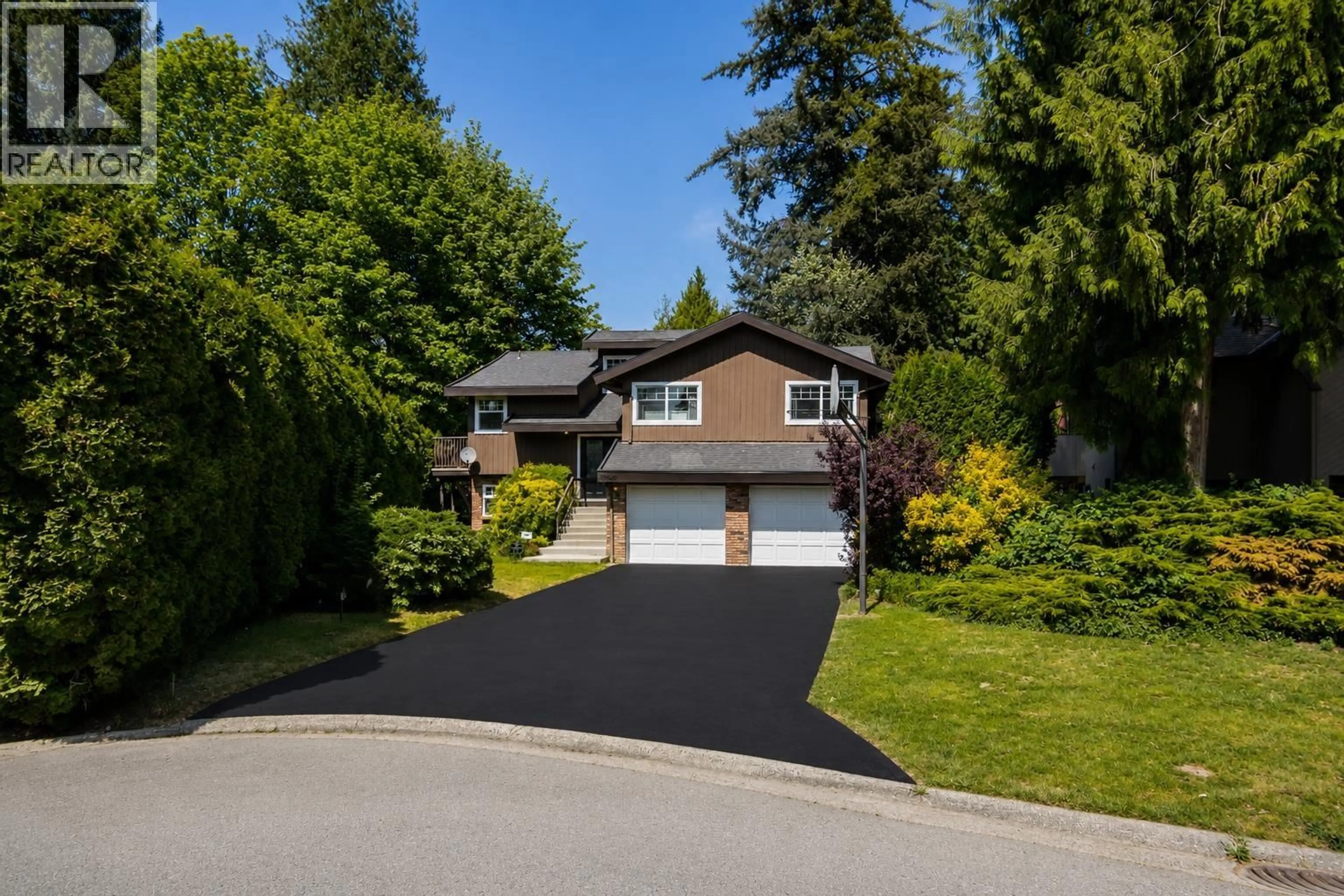 Home with vinyl exterior material, street for 19541 119A AVENUE, Pitt Meadows British Columbia V3Y1K9