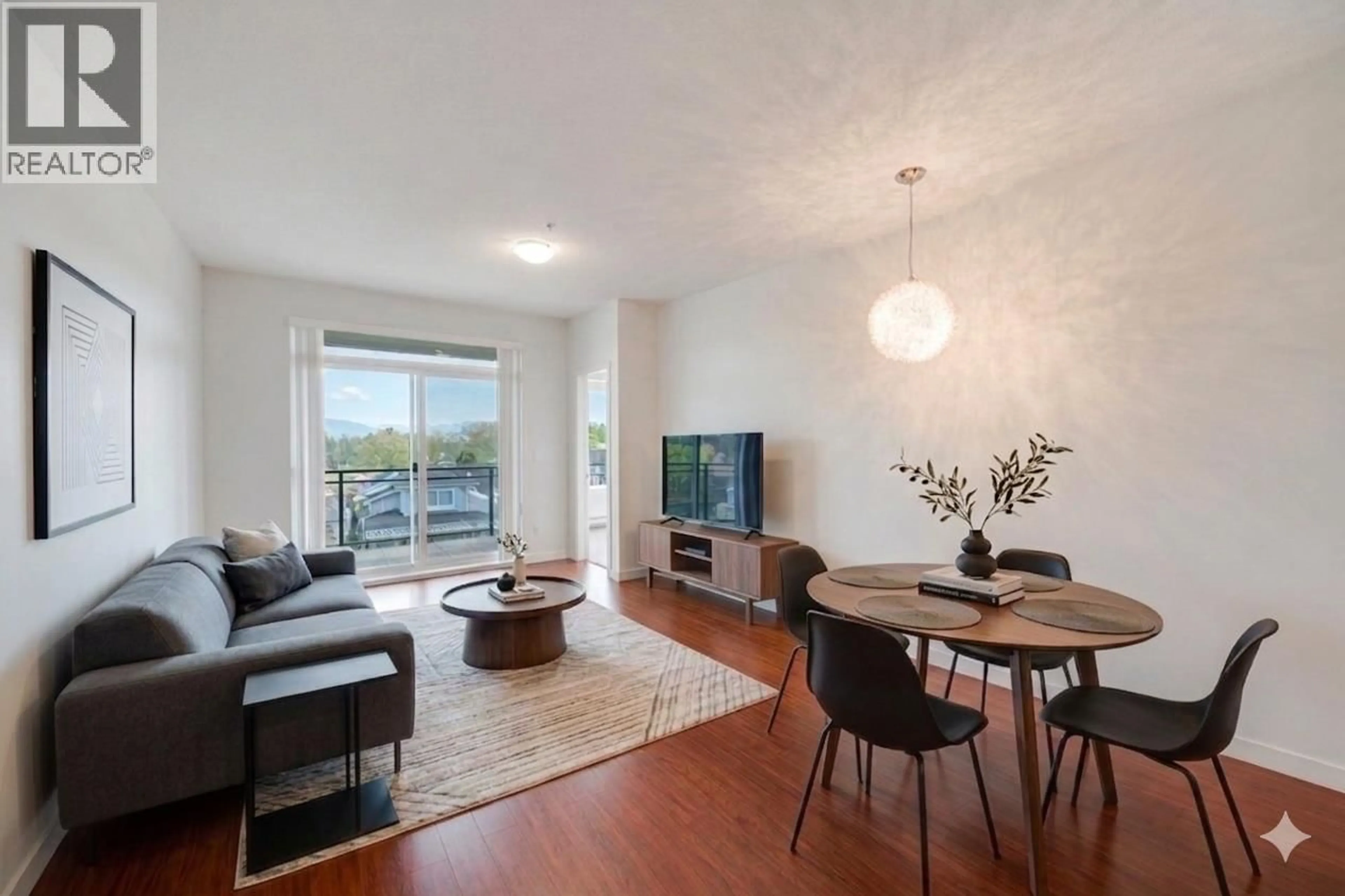 Living room with furniture, wood/laminate floor for 329 - 2239 KINGSWAY, Vancouver British Columbia V5M2Z5
