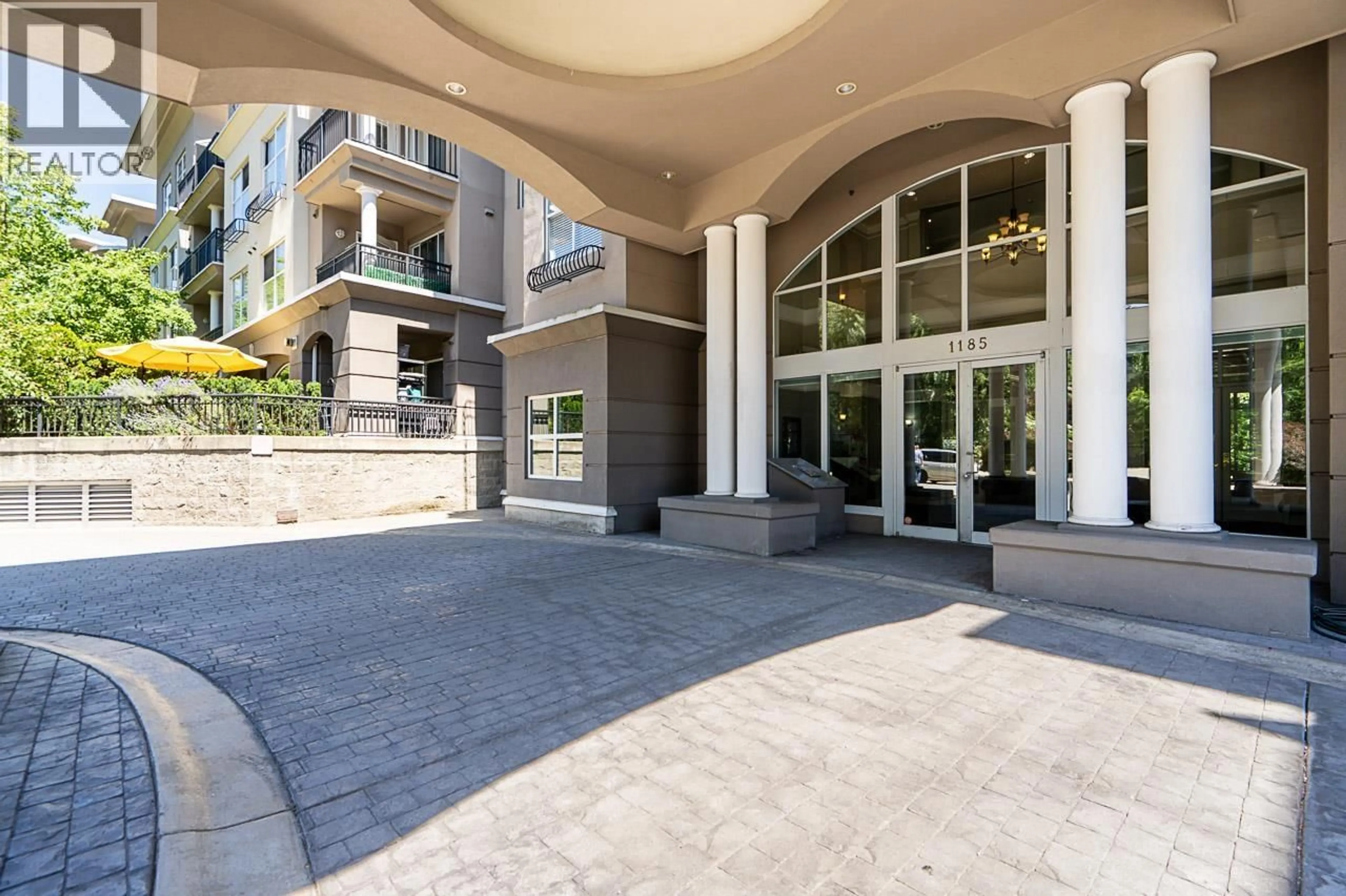 Indoor foyer for 104 - 1185 PACIFIC STREET, Coquitlam British Columbia V3B7Z2