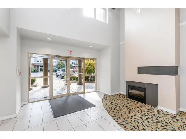 216 - 33546 HOLLAND AVENUE, Abbotsford 4