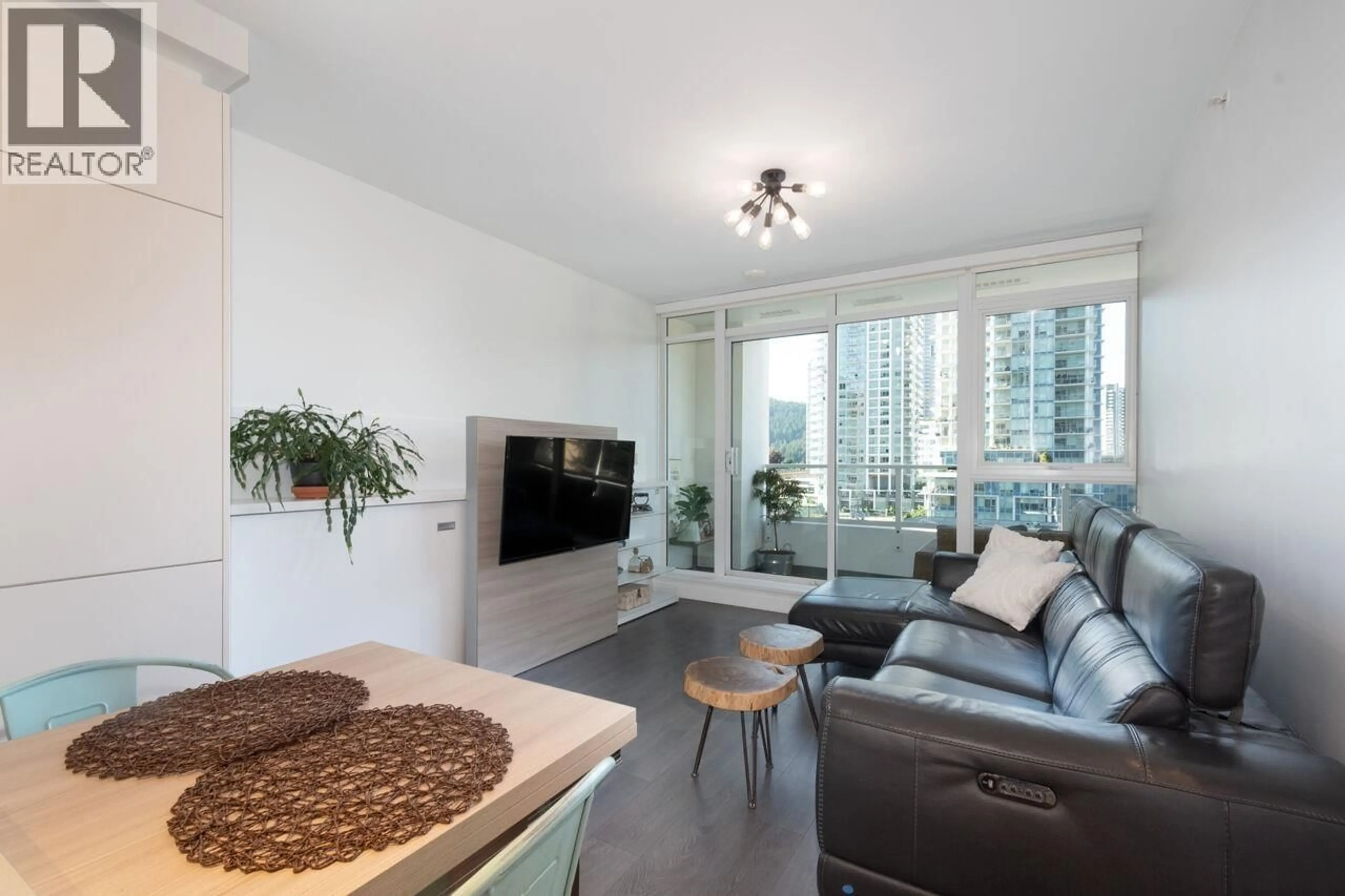 Living room with furniture, unknown for 610 - 657 WHITING WAY, Coquitlam British Columbia V3J0J6
