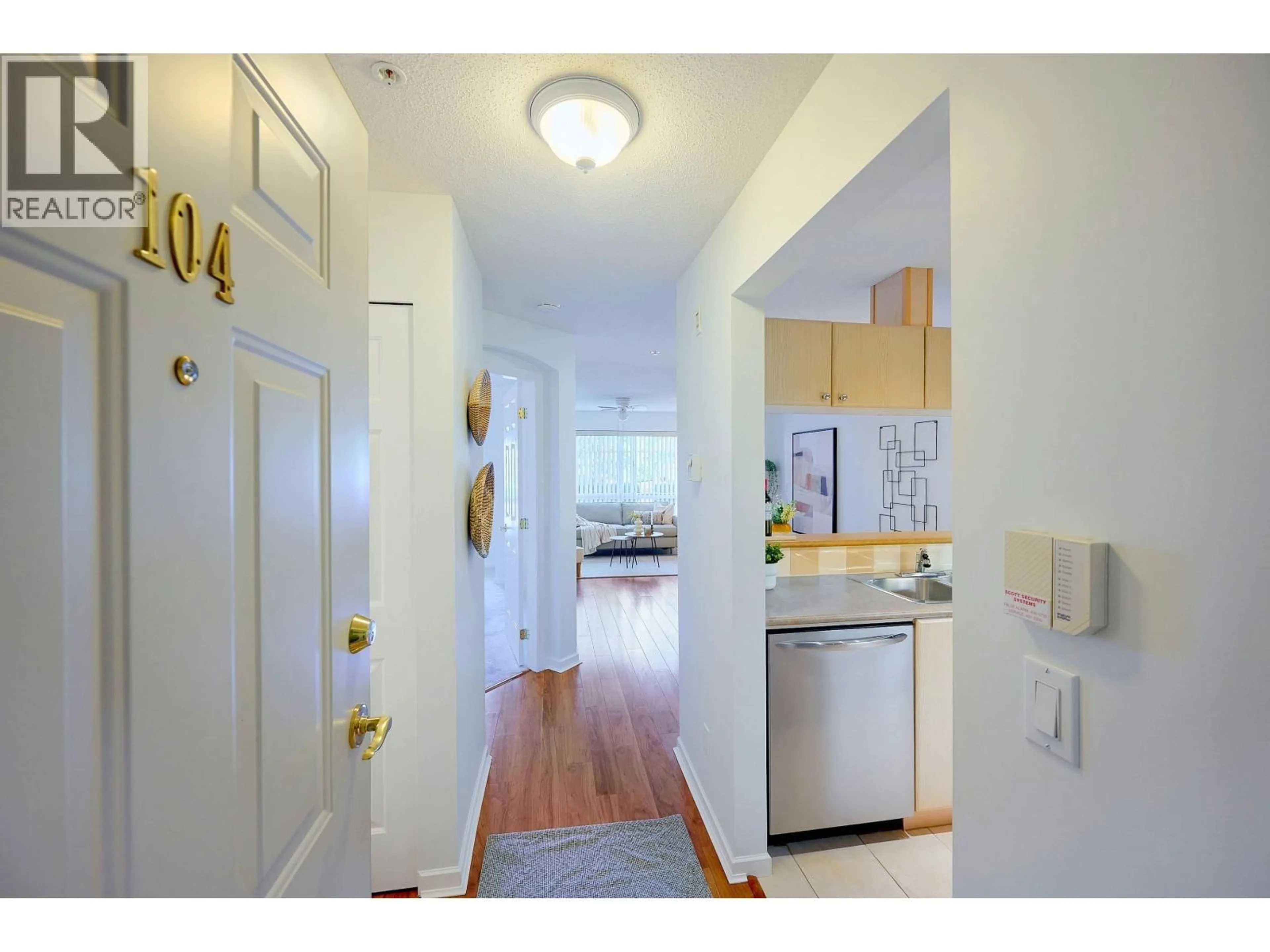 Indoor entryway for 104 - 5600 ANDREWS ROAD, Richmond British Columbia V7E6N1
