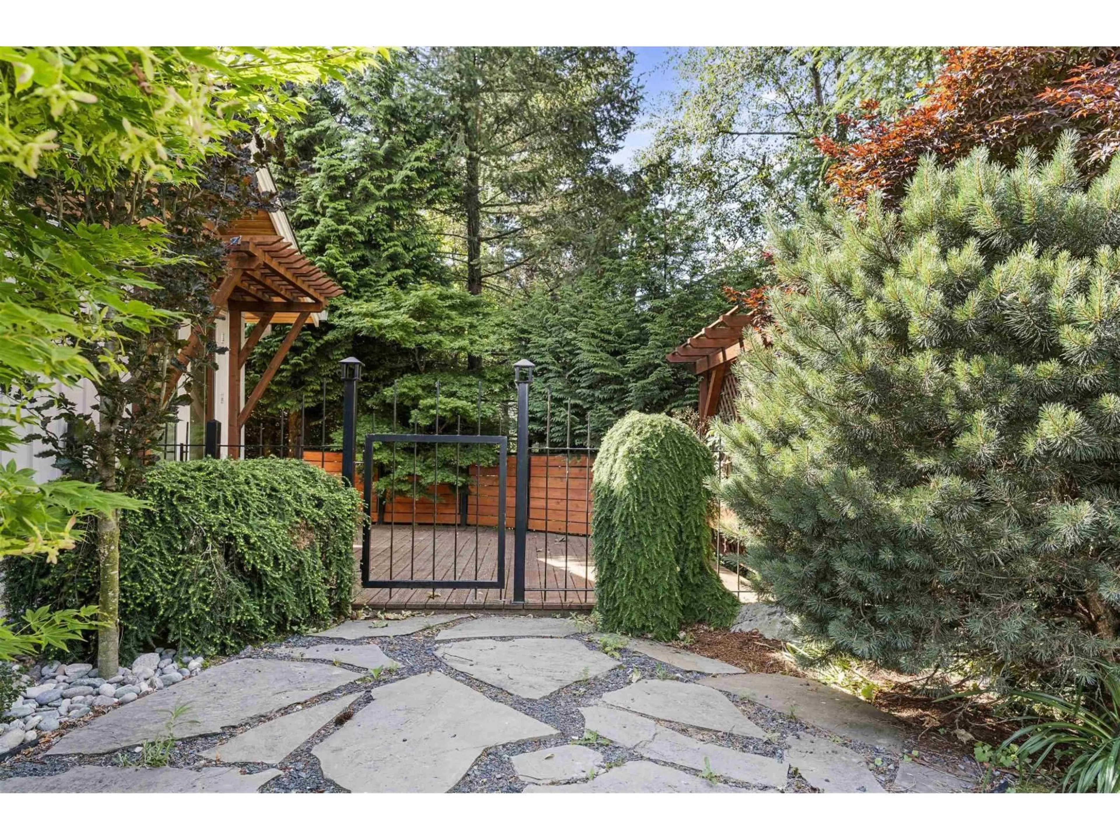 Indoor entryway for 8451 GOOSEBERRY PLACE, Chilliwack British Columbia V2R4A3