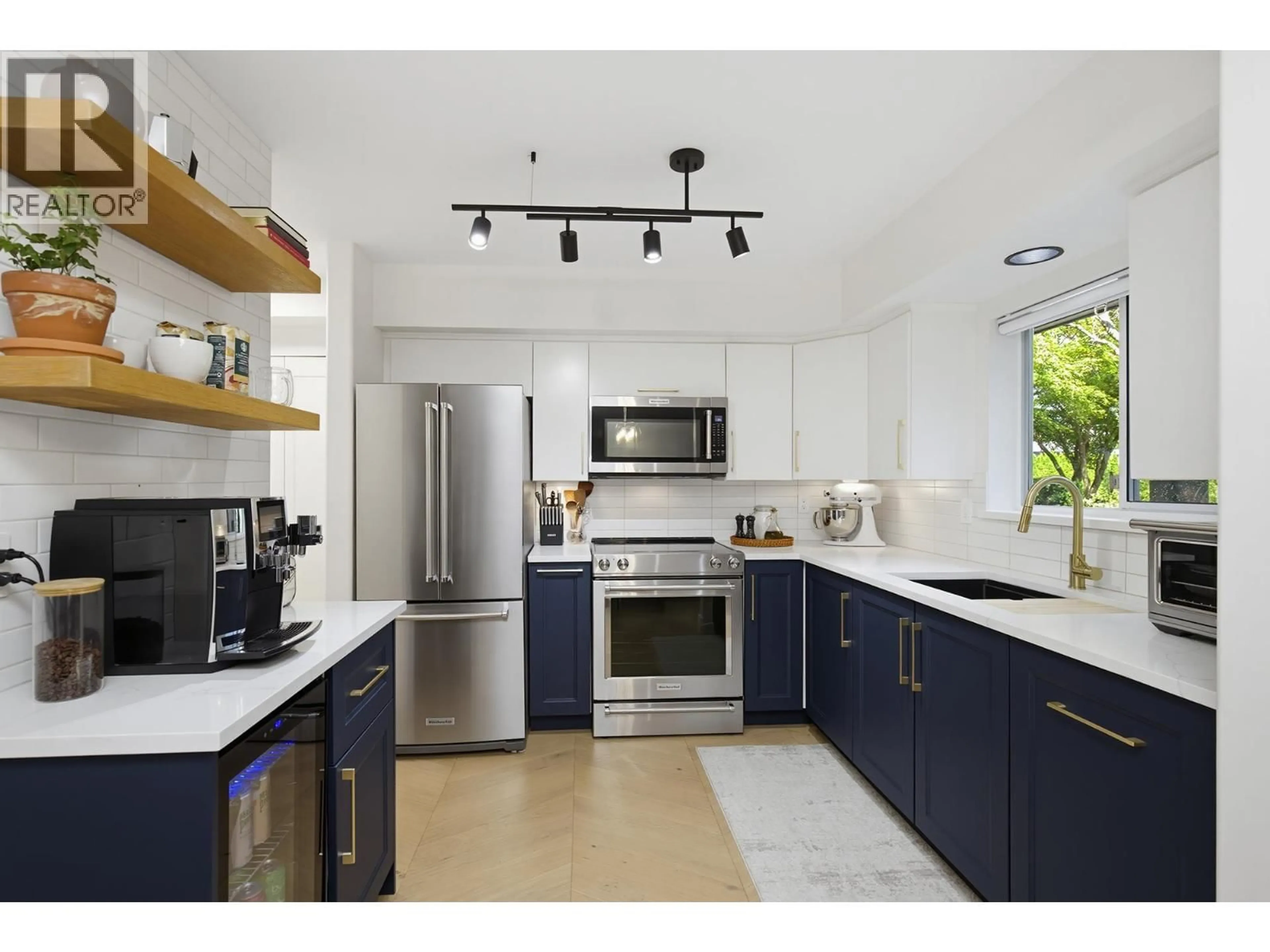 Open concept kitchen, unknown for 105 - 20556 113 AVENUE, Maple Ridge British Columbia V2X1Z3