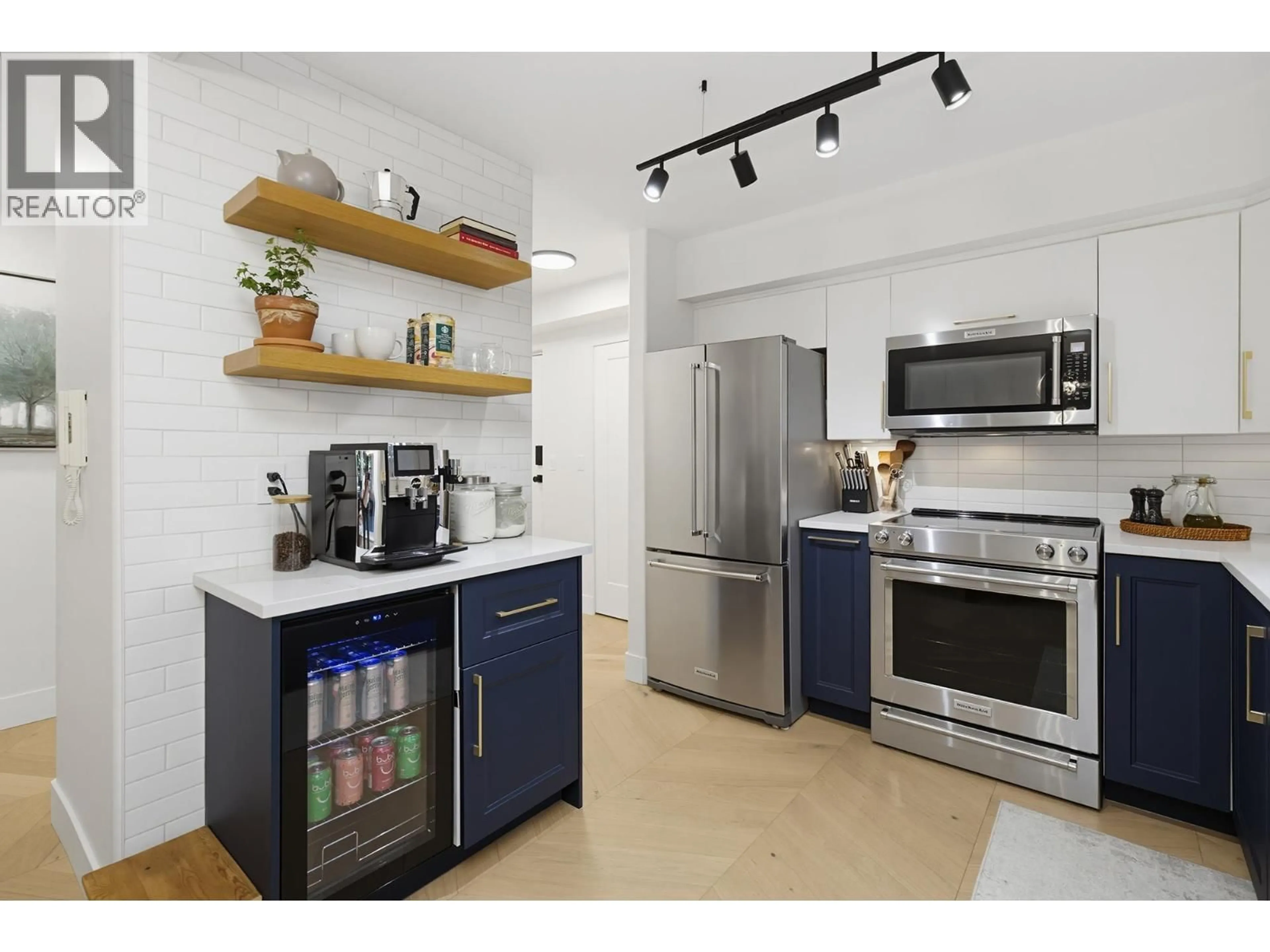 Open concept kitchen, unknown for 105 - 20556 113 AVENUE, Maple Ridge British Columbia V2X1Z3