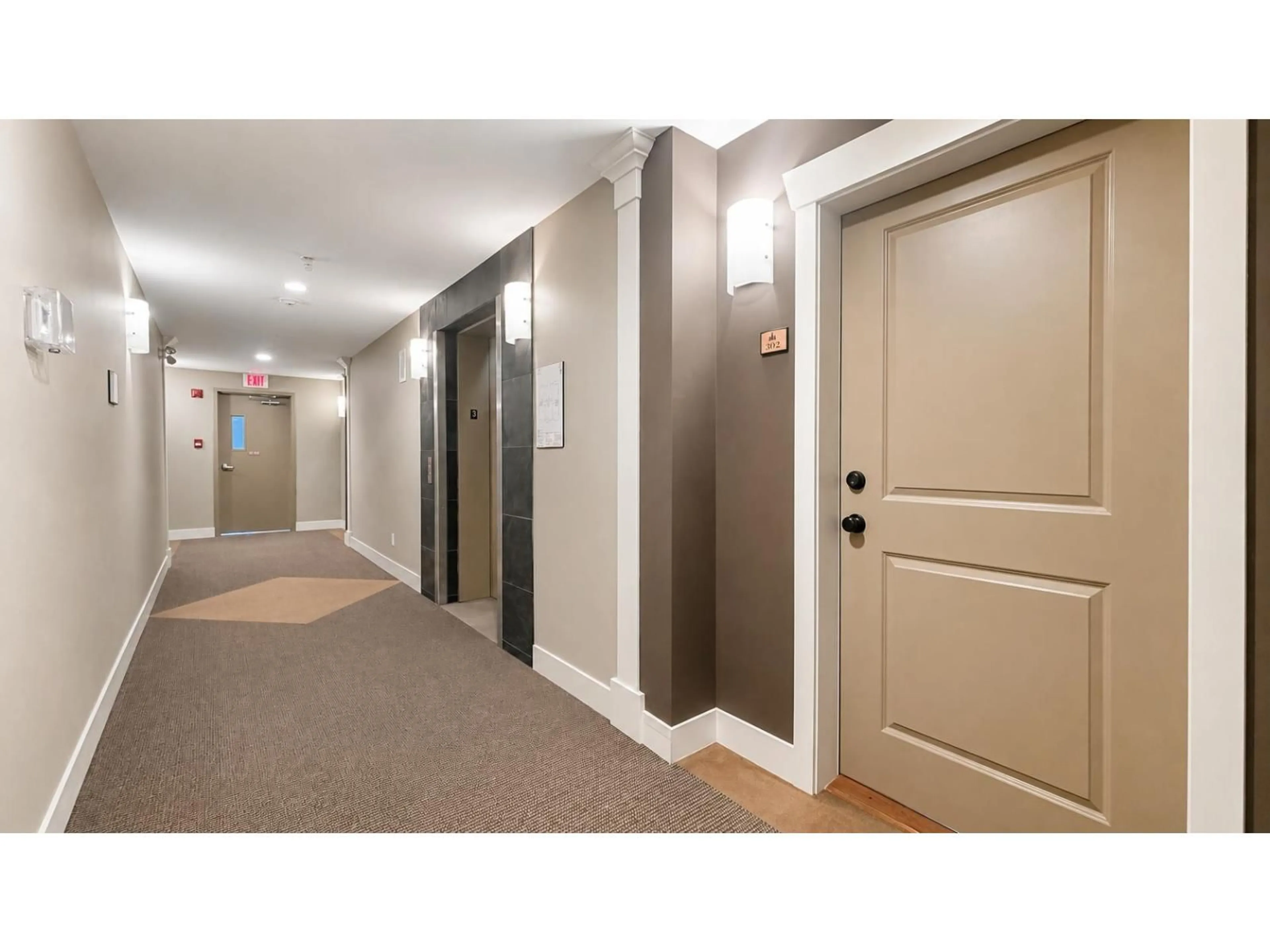 Indoor foyer for 302 - 9060 BIRCH STREET, Chilliwack British Columbia V2P4N4