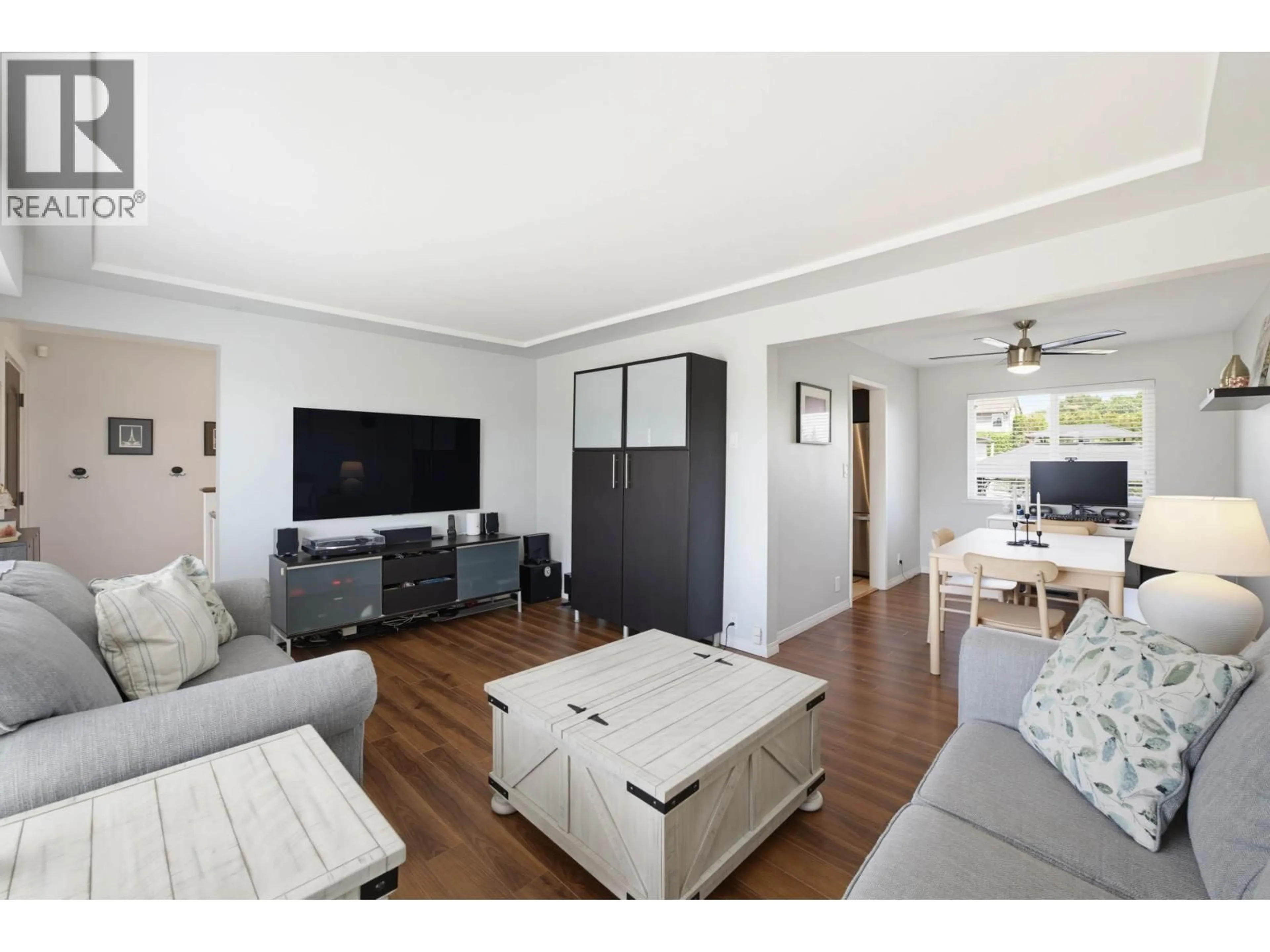 Living room with furniture, wood/laminate floor for 273 BURNS STREET, Coquitlam British Columbia V3K4E6