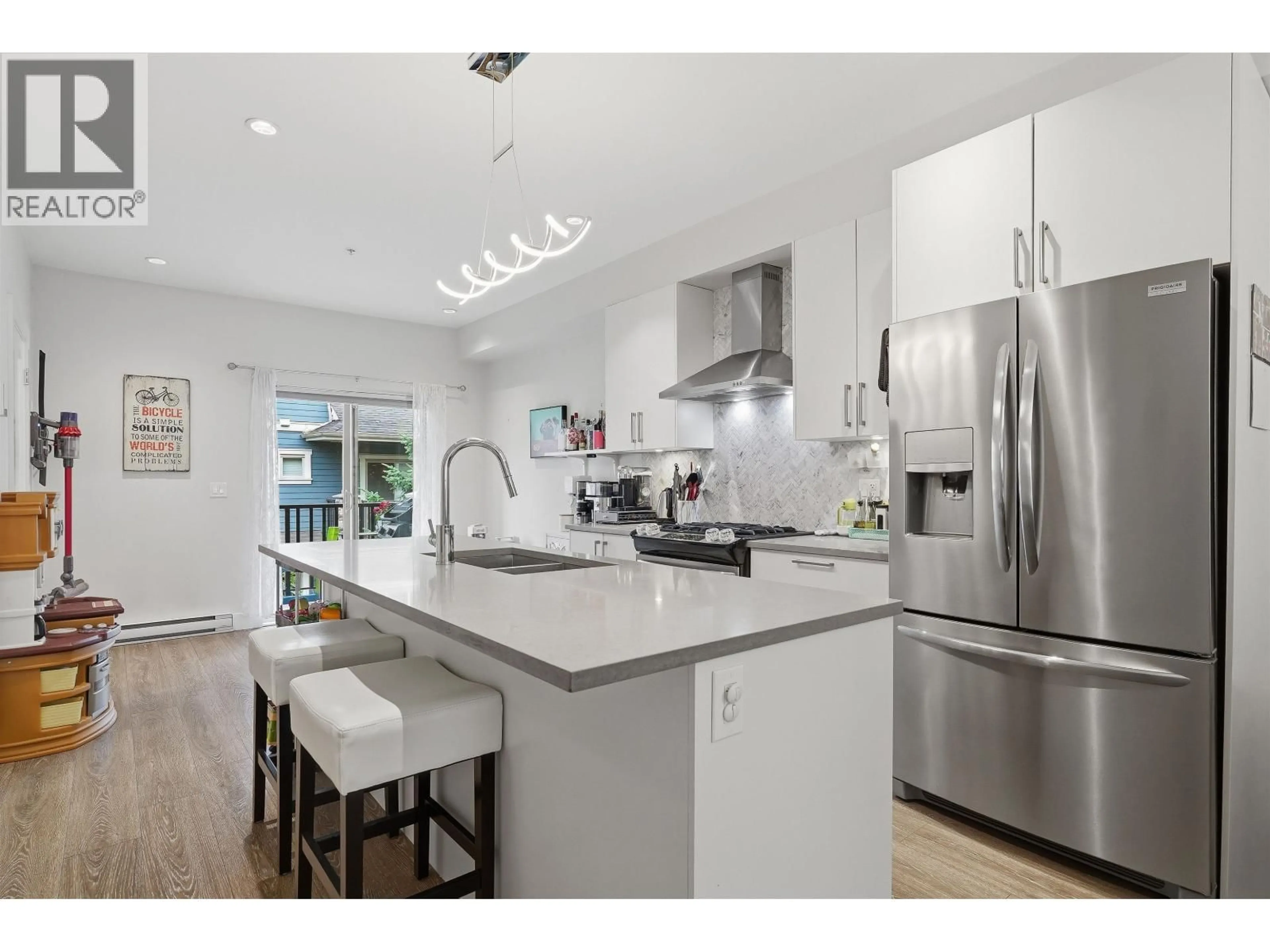 Open concept kitchen, unknown for 23 - 843 EWEN AVENUE, New Westminster British Columbia V3M0K6
