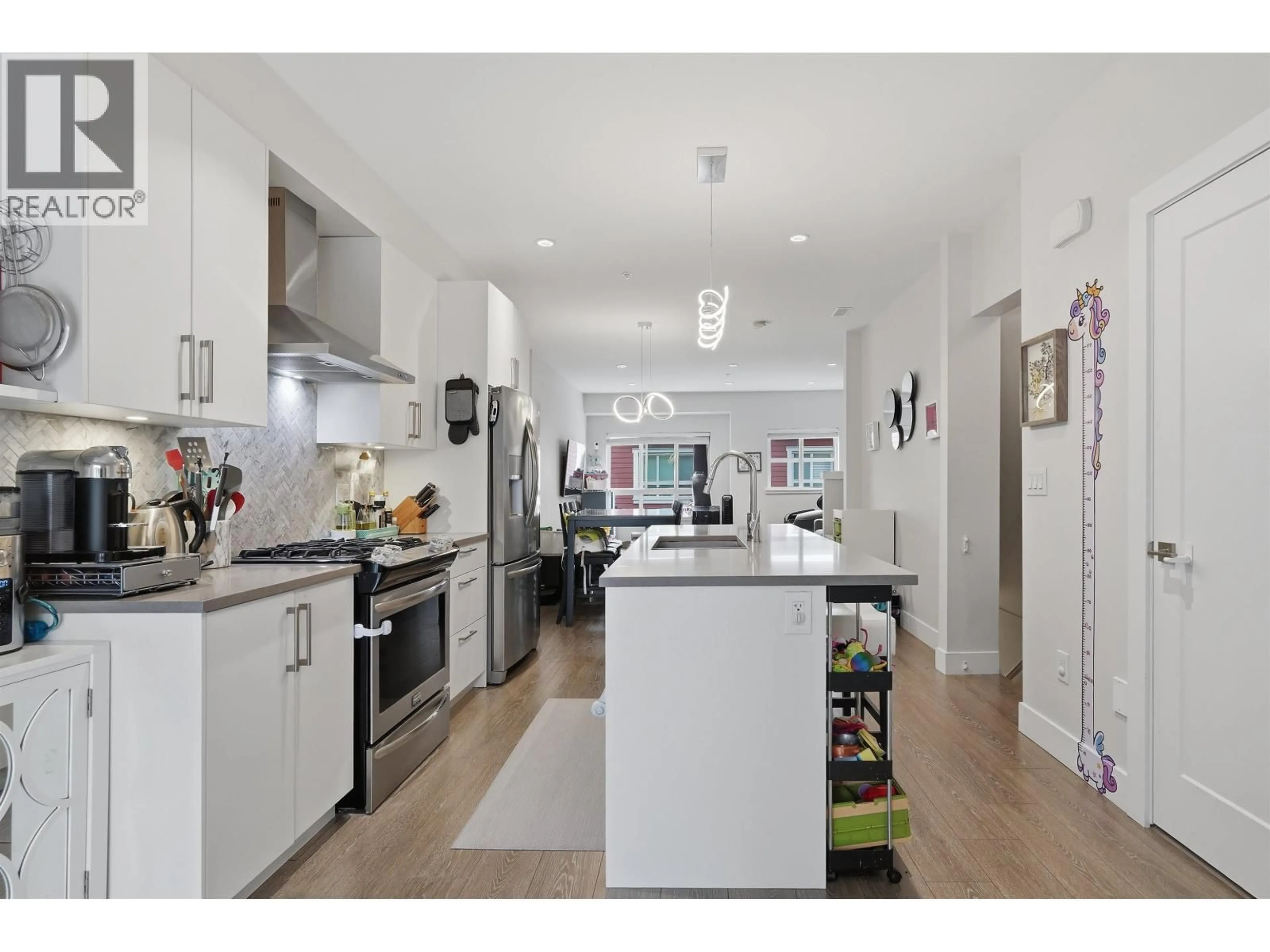 Open concept kitchen, unknown for 23 - 843 EWEN AVENUE, New Westminster British Columbia V3M0K6