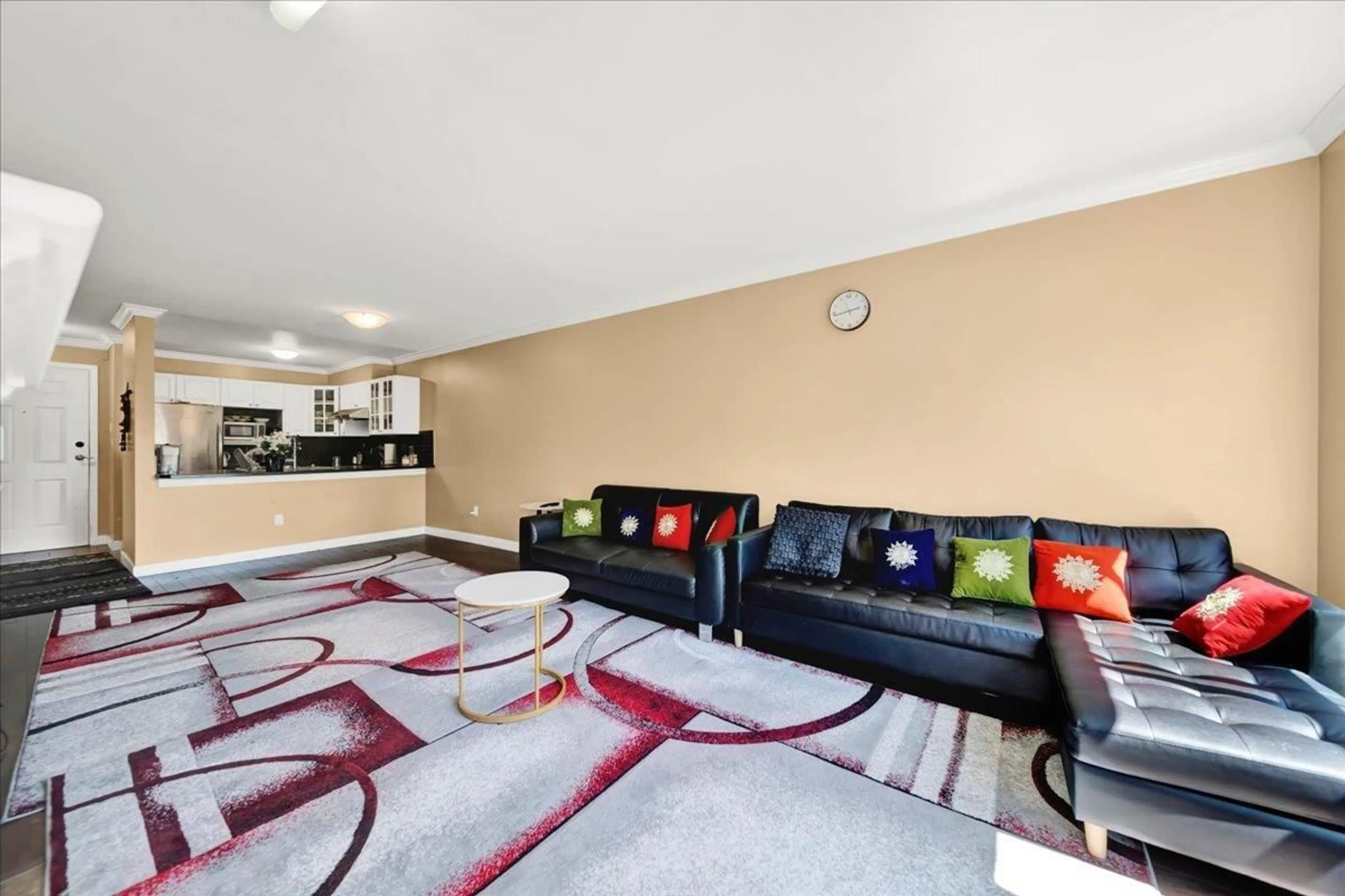 Living room with furniture, carpet floor for 210 - 15130 108 AVENUE, Surrey British Columbia V3R0T8