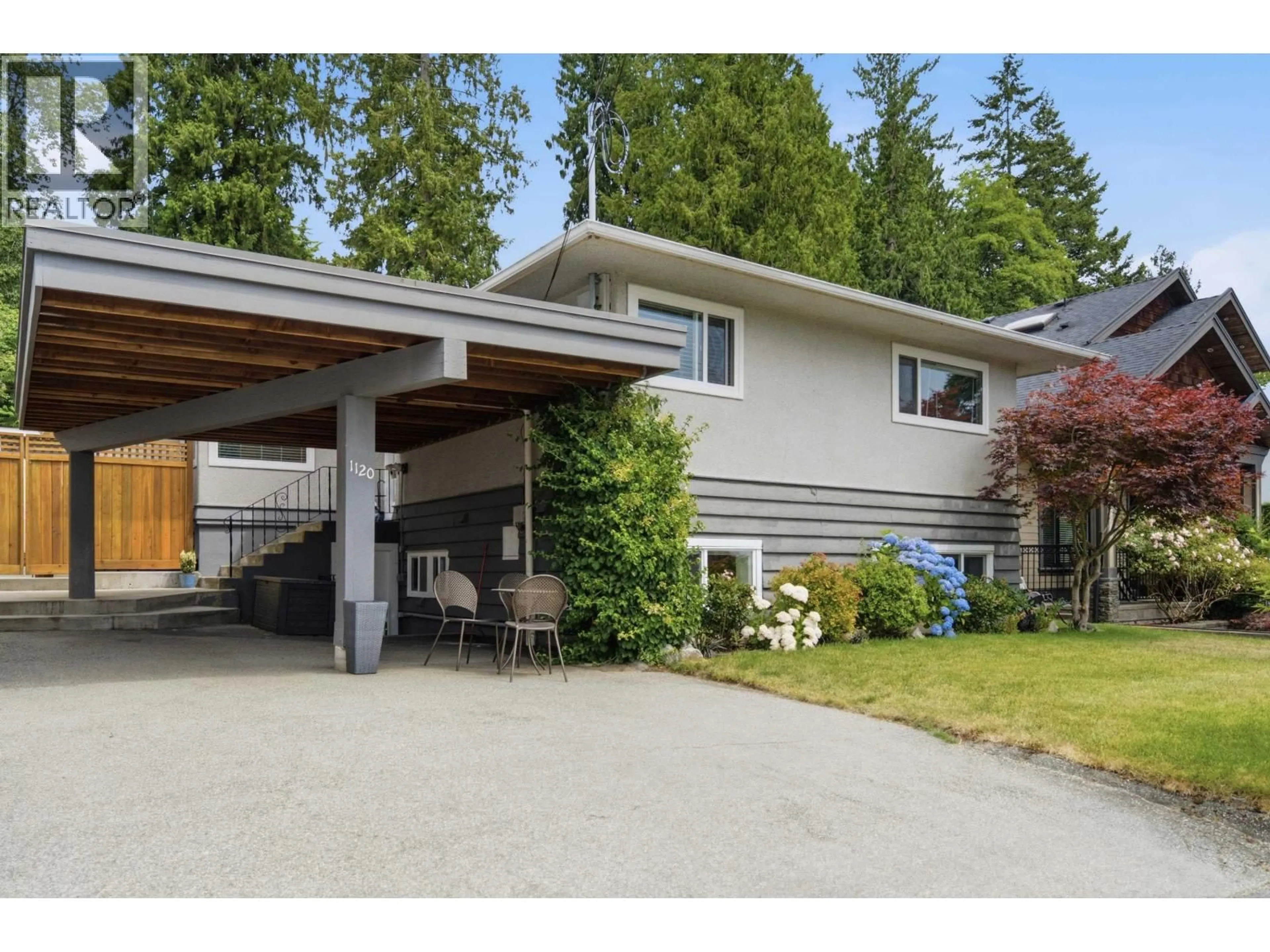 Home with vinyl exterior material, street for 1120 WELLINGTON DRIVE, North Vancouver British Columbia V7K1L2