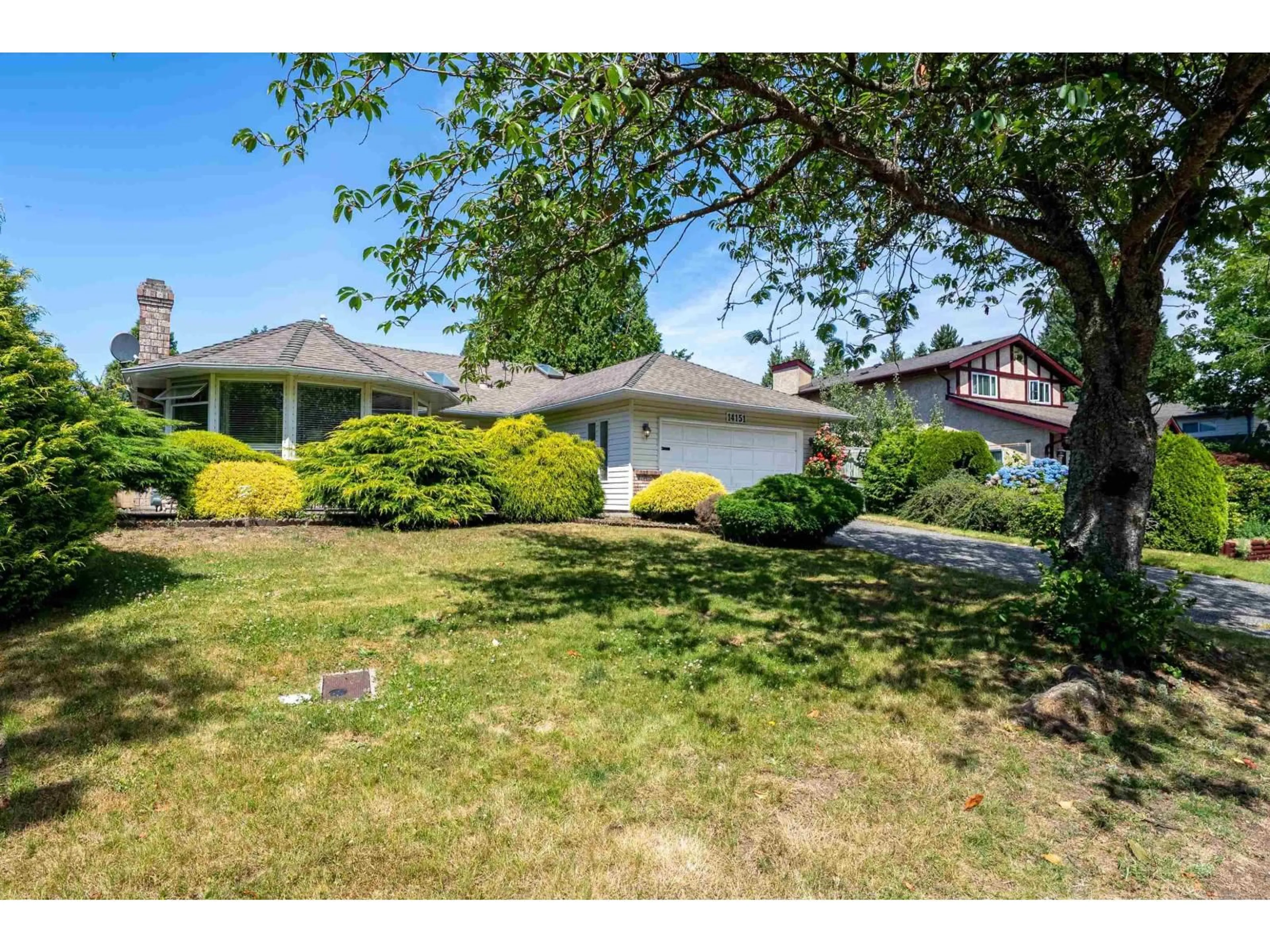 A pic from outside/outdoor area/front of a property/back of a property/a pic from drone, street for 14151 16A AVENUE, Surrey British Columbia V4A6K7