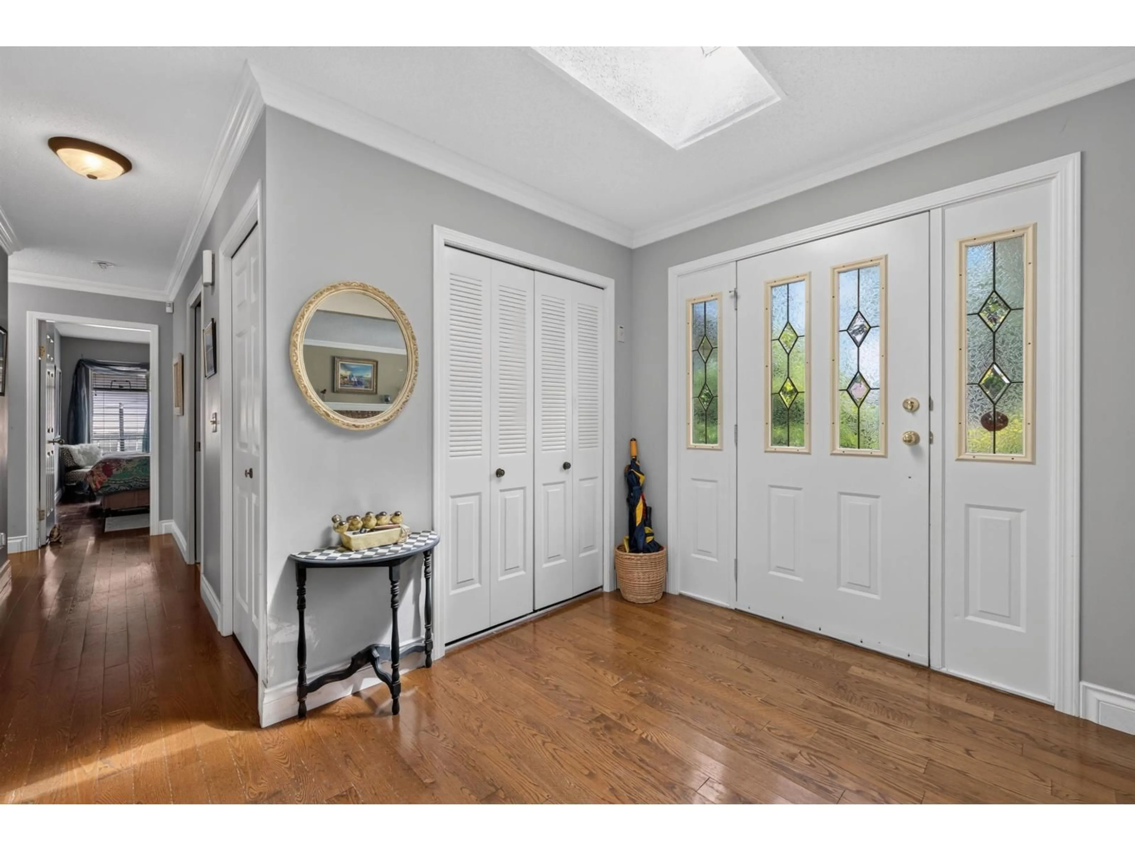 Indoor entryway for 14151 16A AVENUE, Surrey British Columbia V4A6K7
