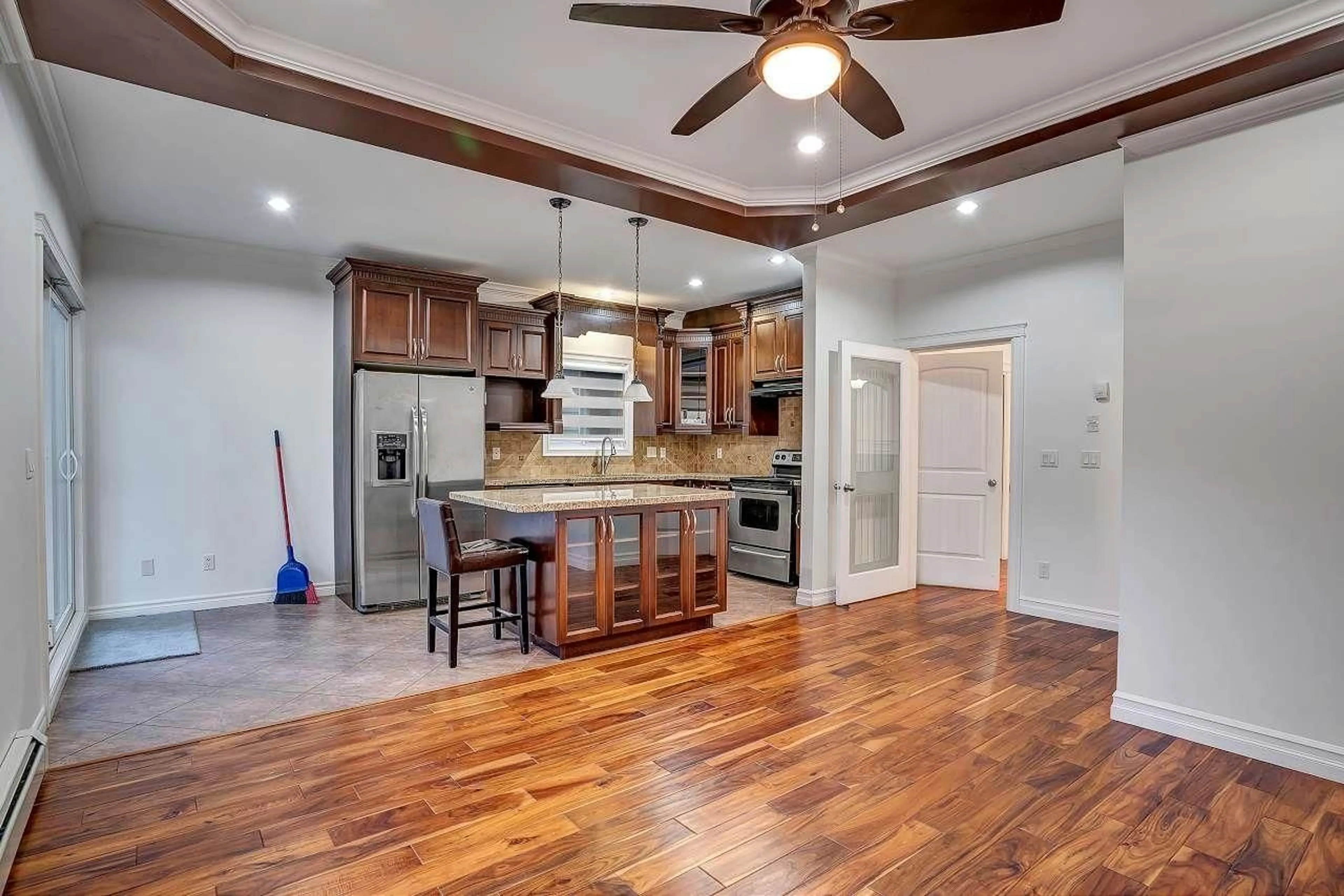 Open concept kitchen, unknown for 14188 62B AVENUE, Surrey British Columbia V3X0B3