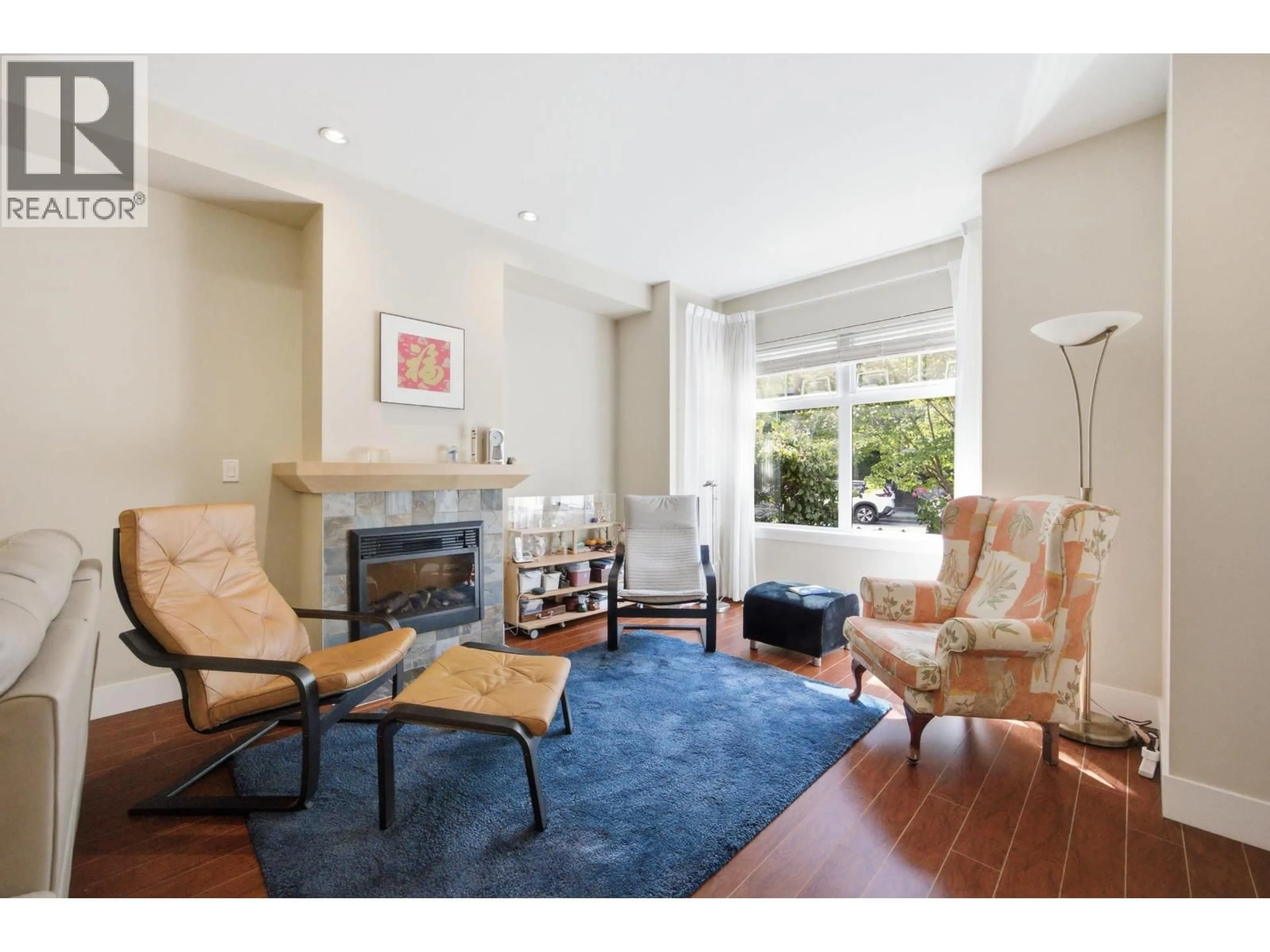 Living room with furniture, unknown for 225 SALTER STREET, New Westminster British Columbia V3M0E8