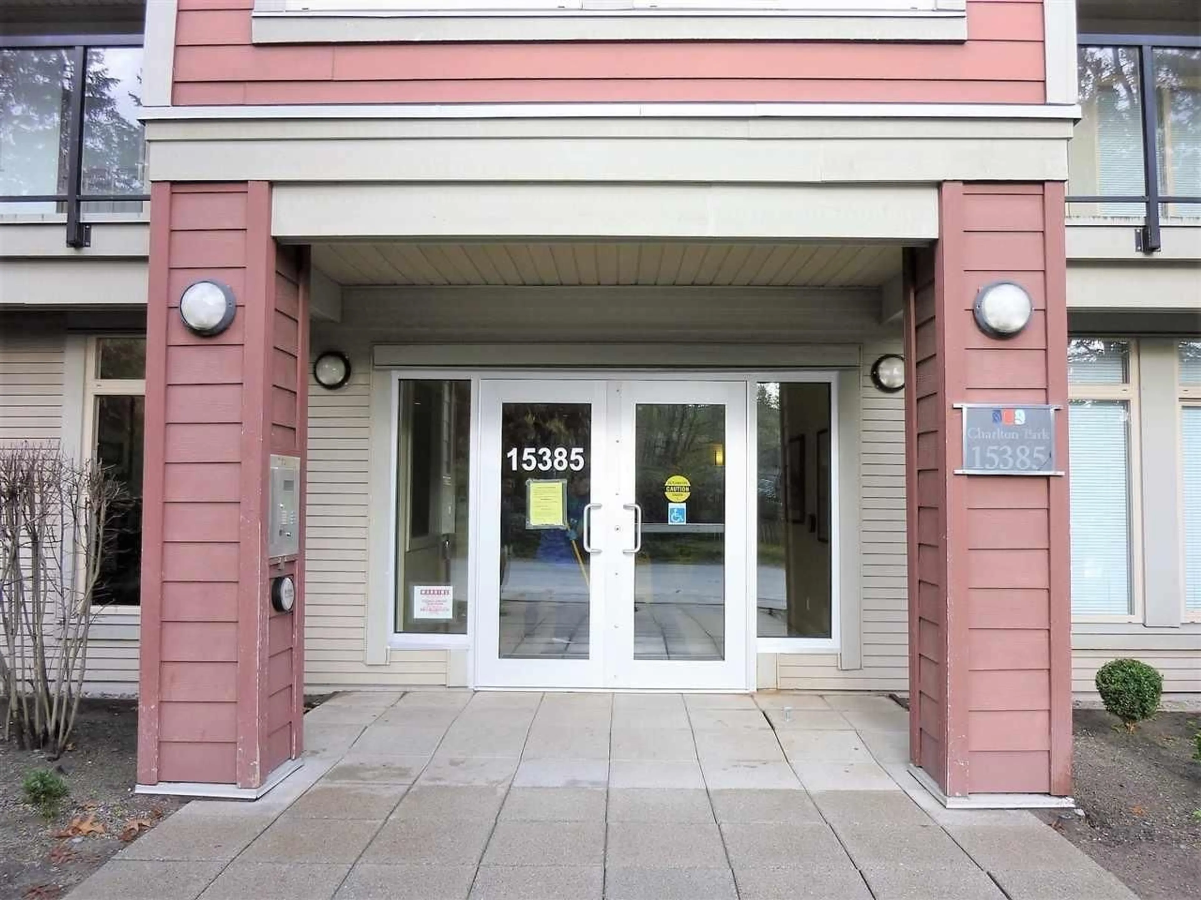 Indoor foyer for 405 - 15385 101A AVENUE, Surrey British Columbia V3R0B4