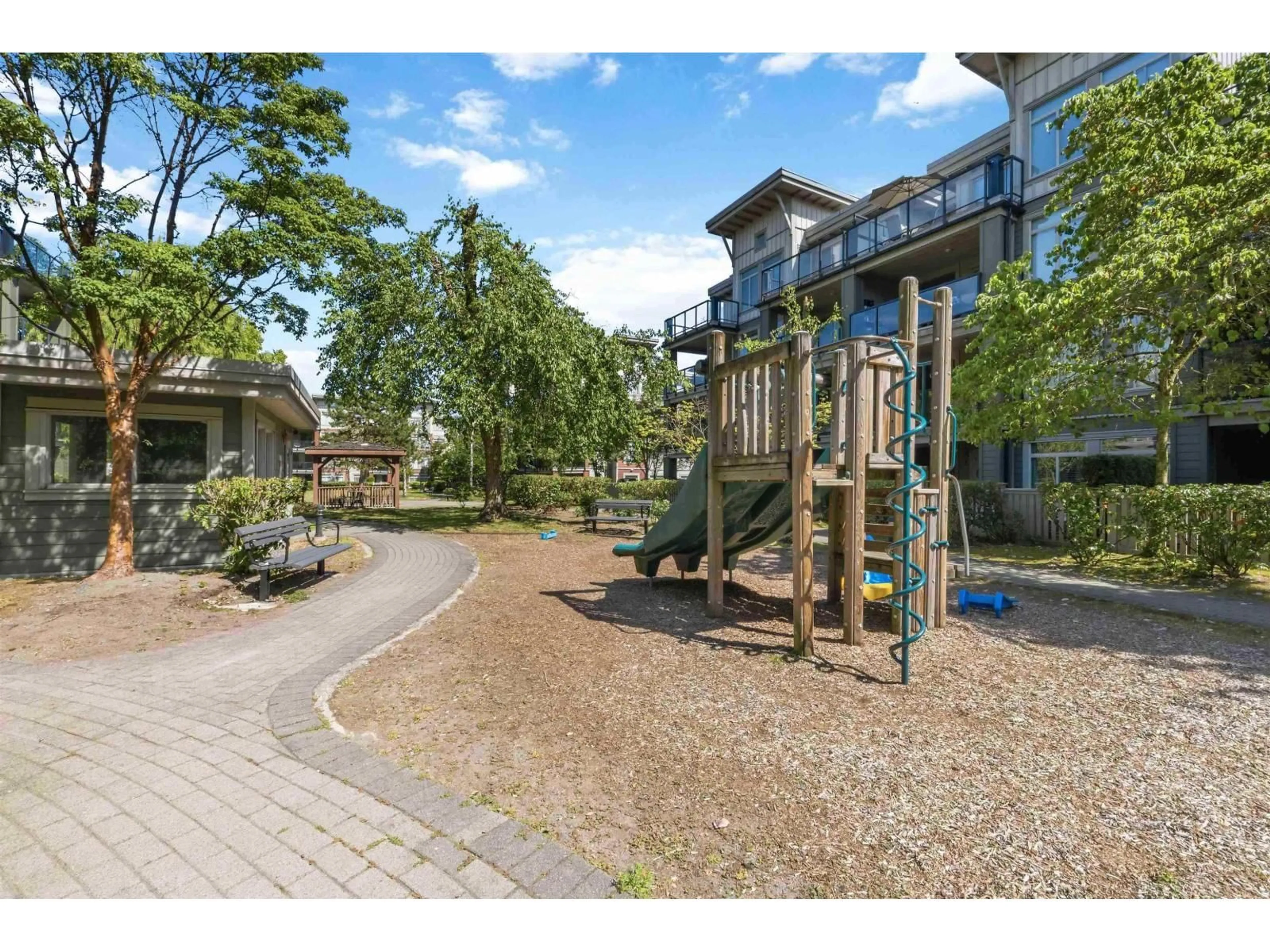 Unknown for 405 - 15385 101A AVENUE, Surrey British Columbia V3R0B4