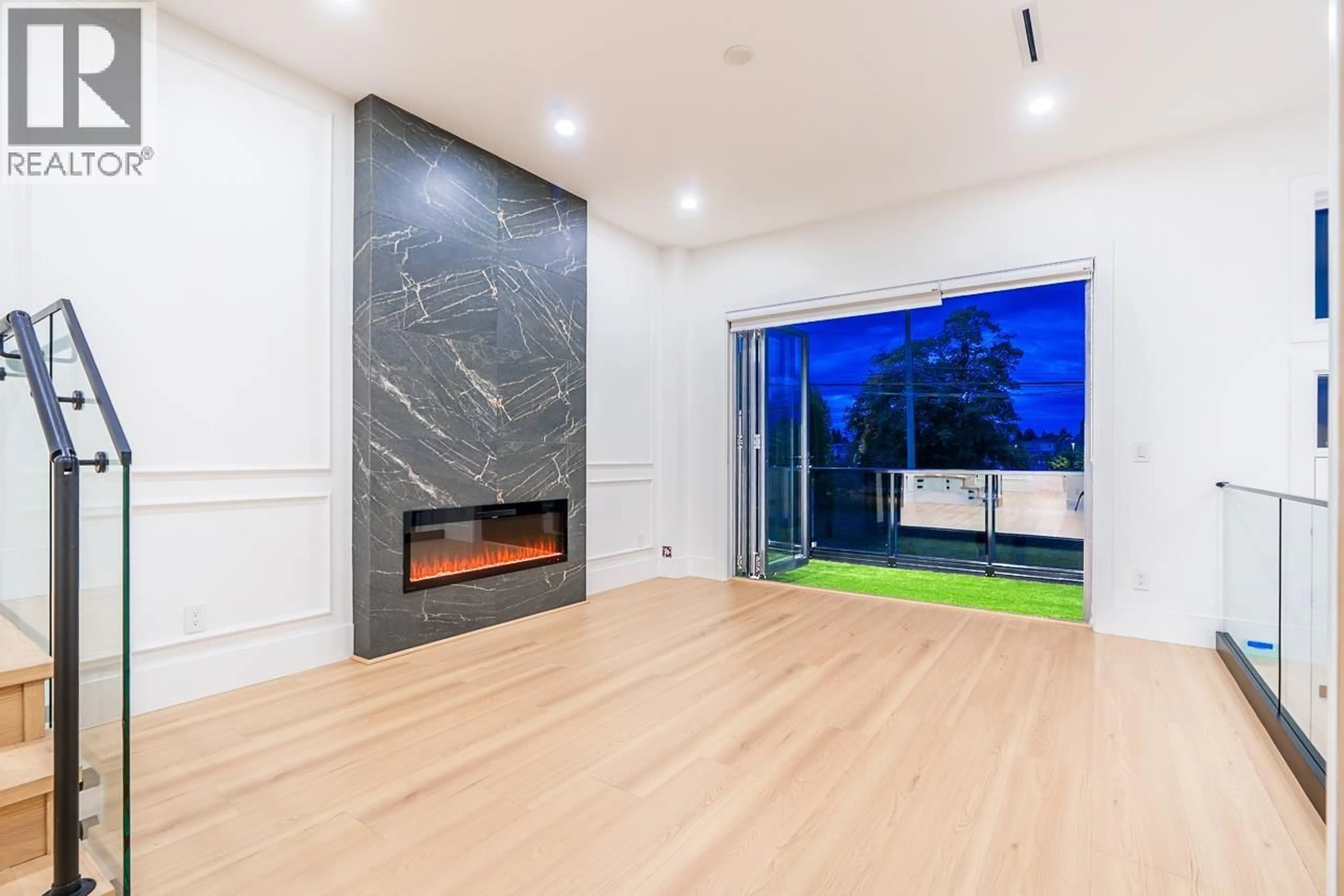 Unknown for 1 - 7303 14TH AVENUE, Burnaby British Columbia V3N1Z5